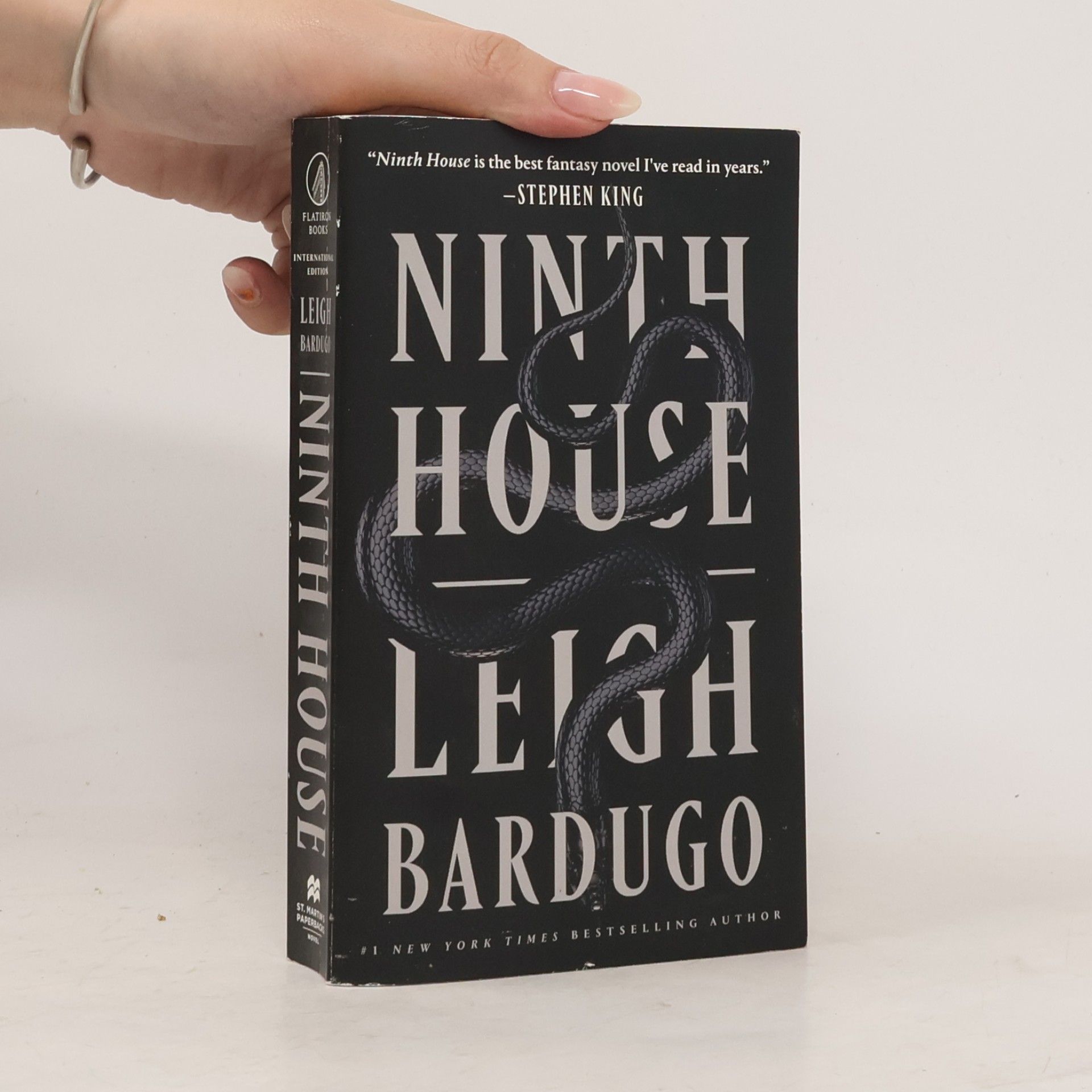 Leigh Bardugo Ninth House