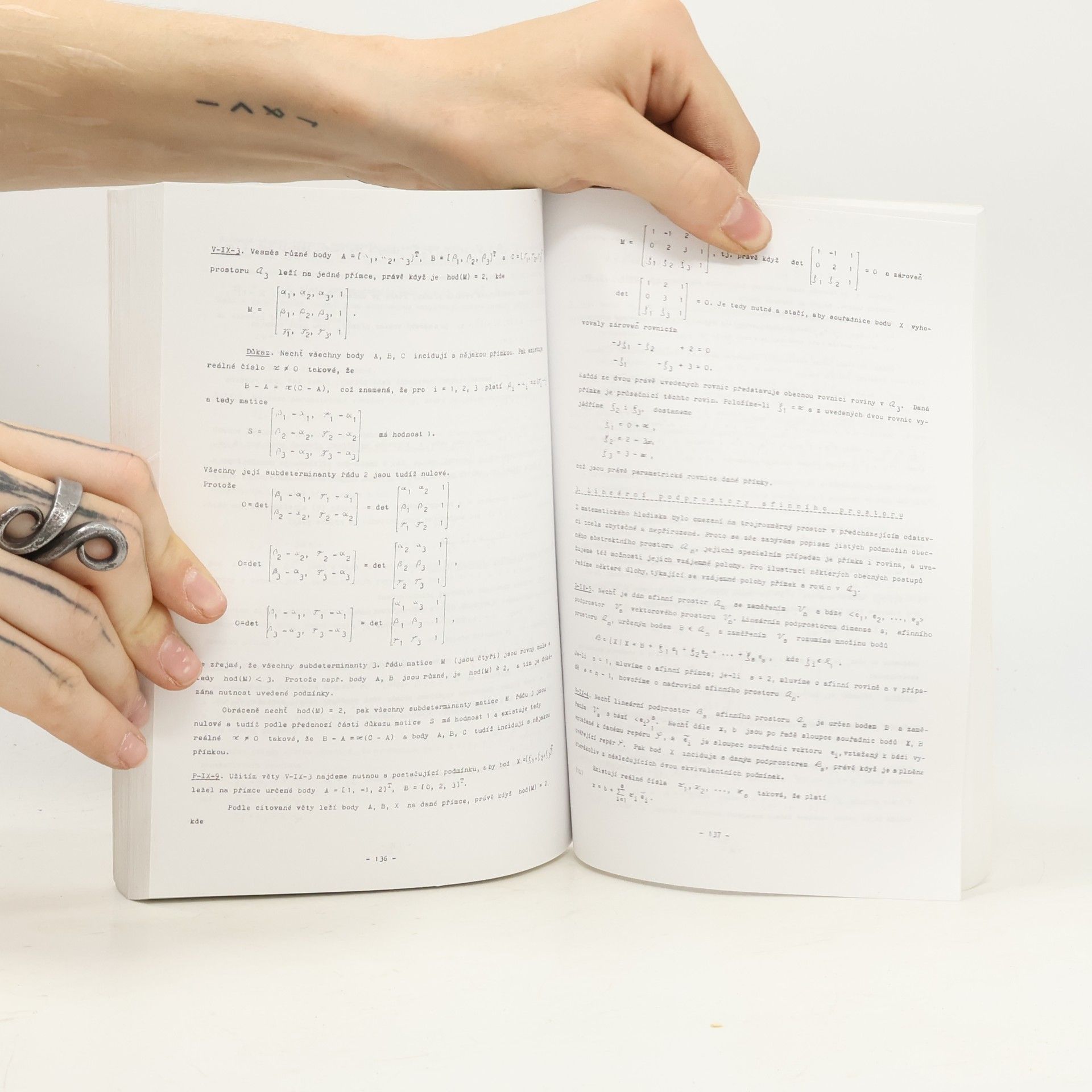 Jiří Holenda Lineární algebra