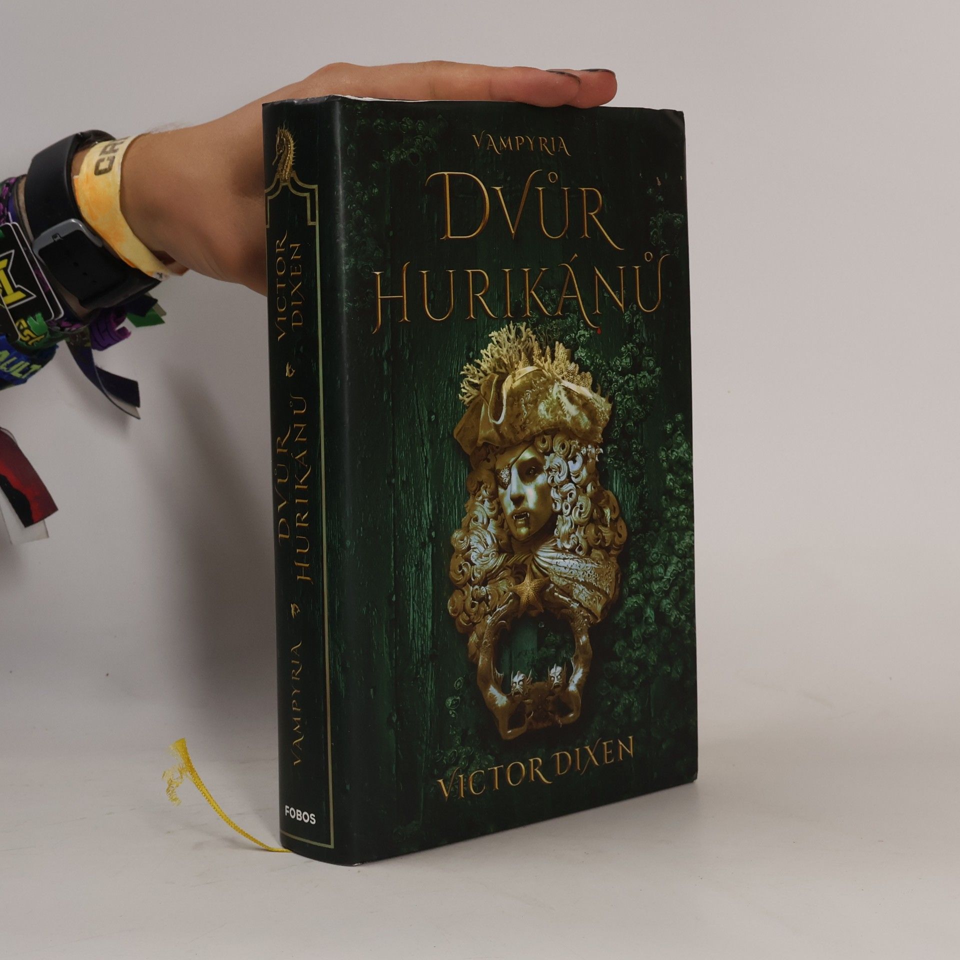 Victor Dixen Vampyria. Dvůr hurikánů