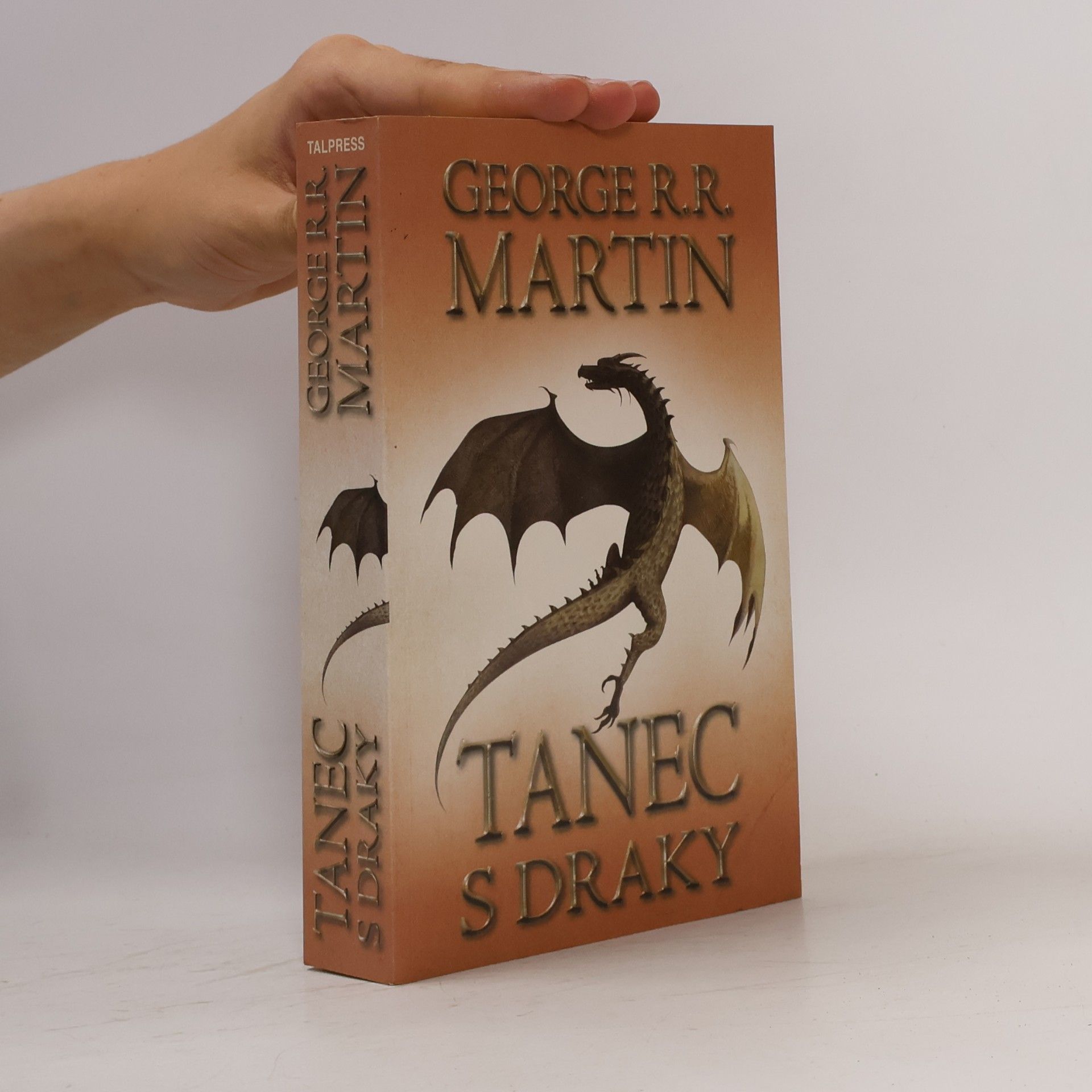 George R. R. Martin Tanec s draky. Část první