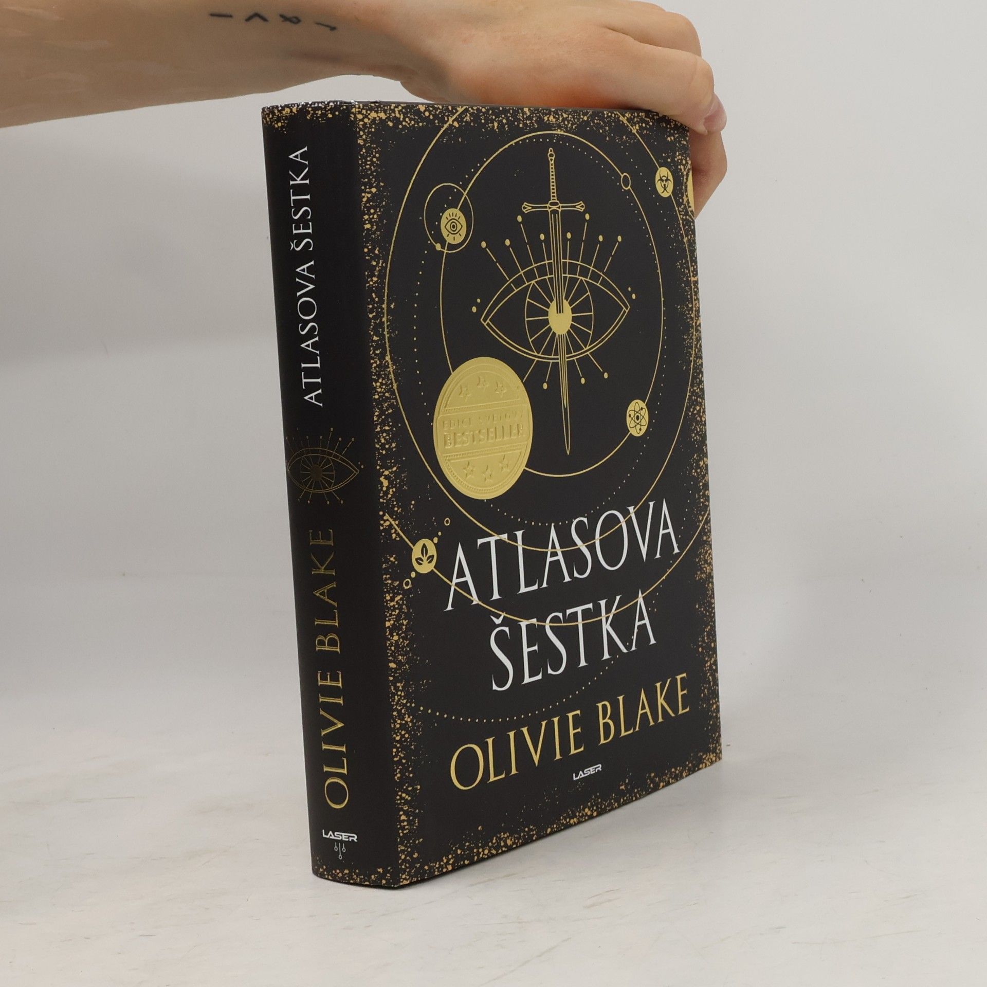 Olivie Blake Atlasova šestka