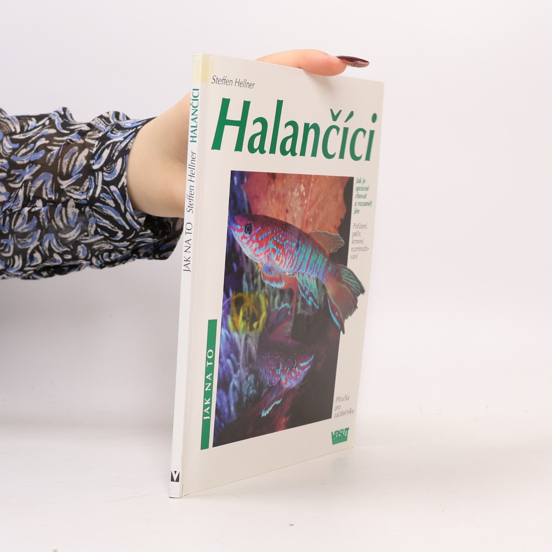Steffen Hellner Halančíci : pořízení, péče, krmení, nemoci, chování : samostatná kapitola: Odchov jikernatých halančíků