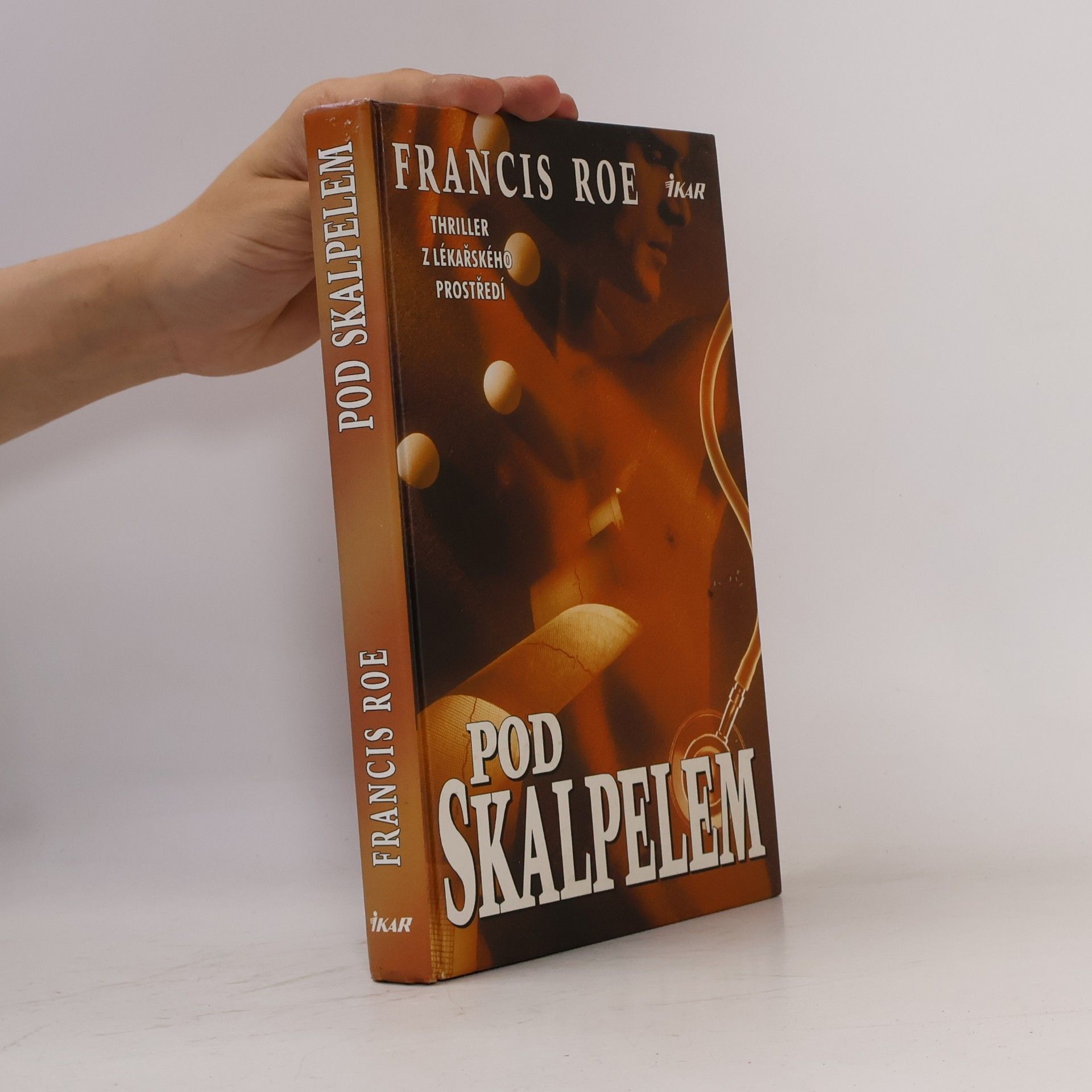 Roe Francis Pod skalpelem