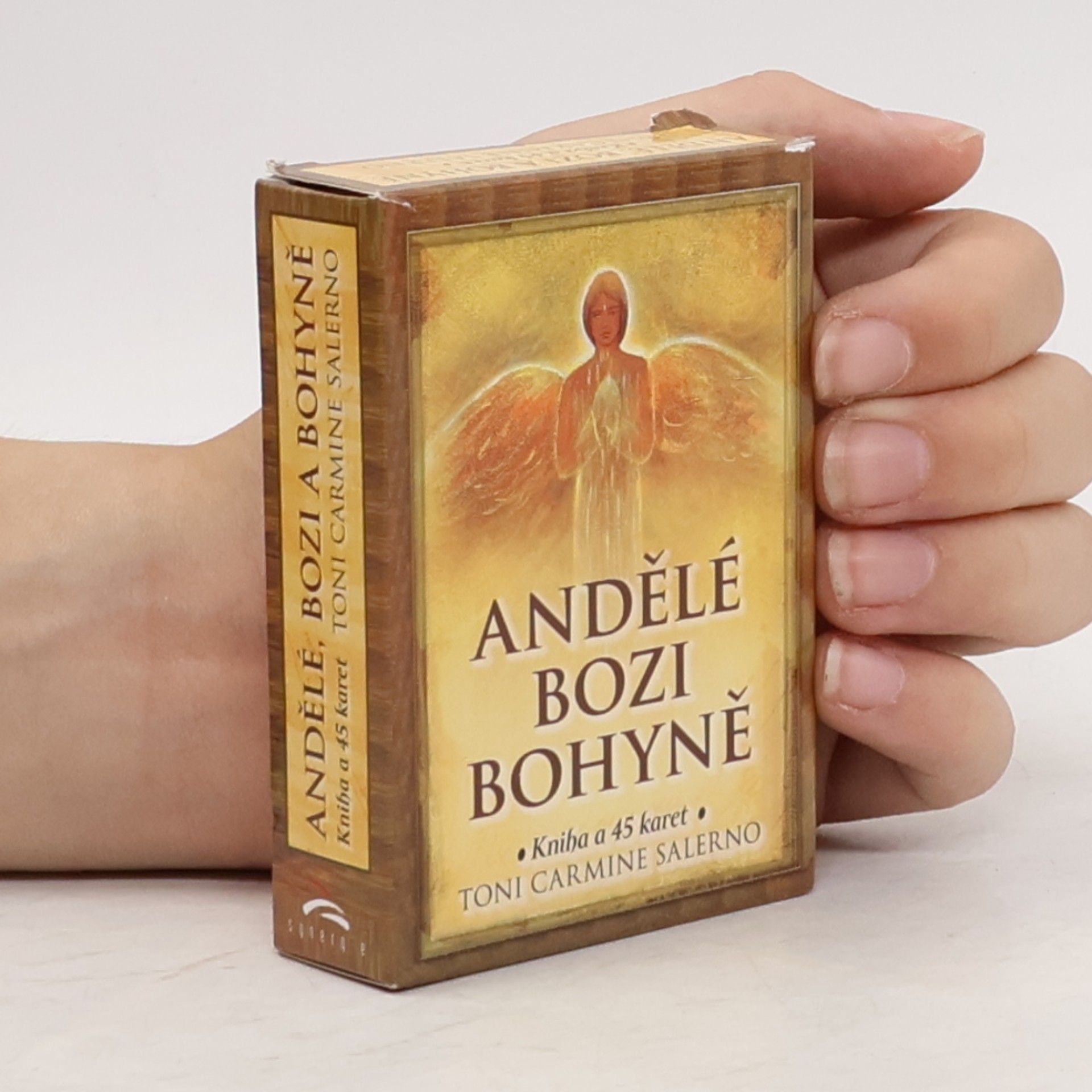 Toni Carmine Salerno Andělé, bozi, bohyně