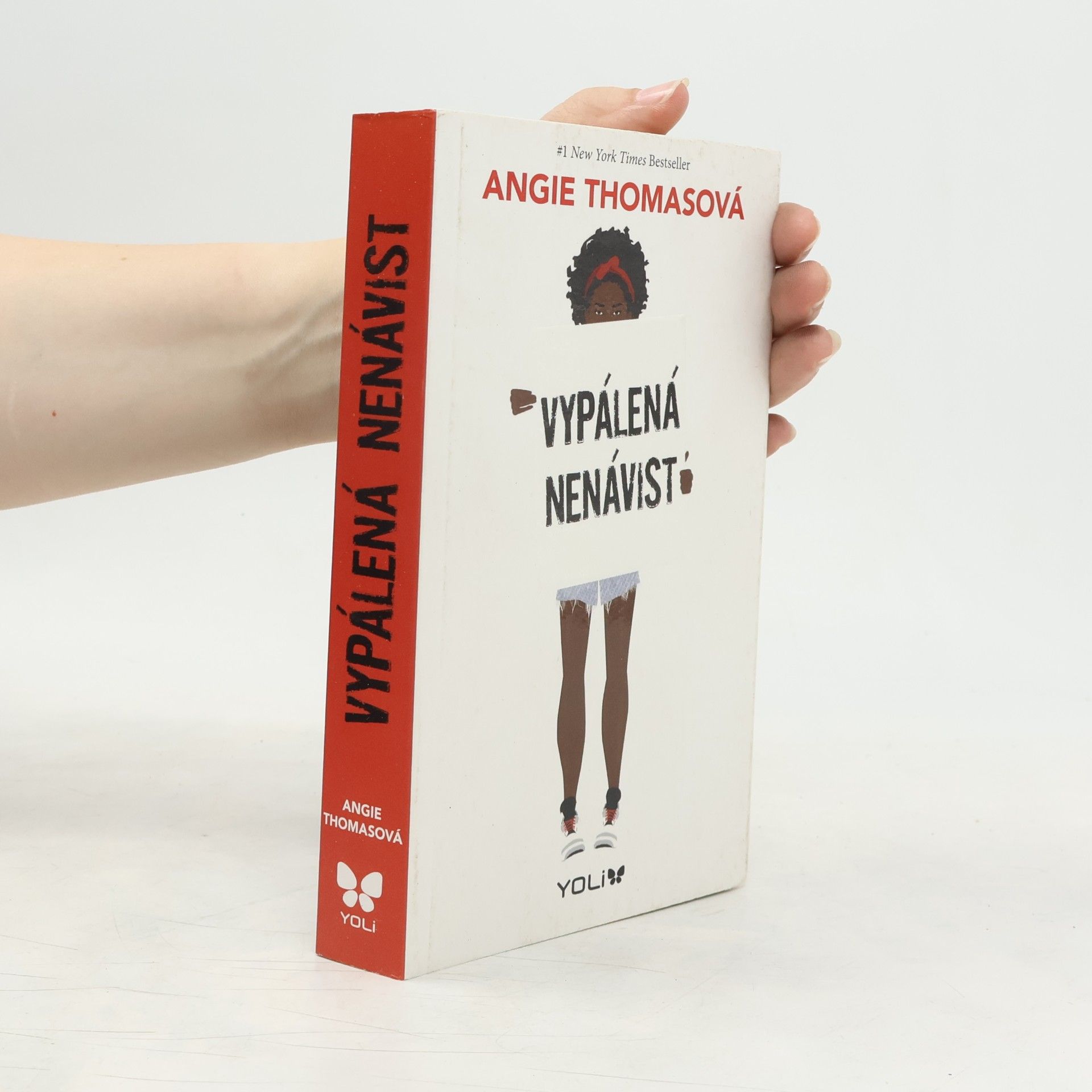 Angie Thomas Vypálená nenávist