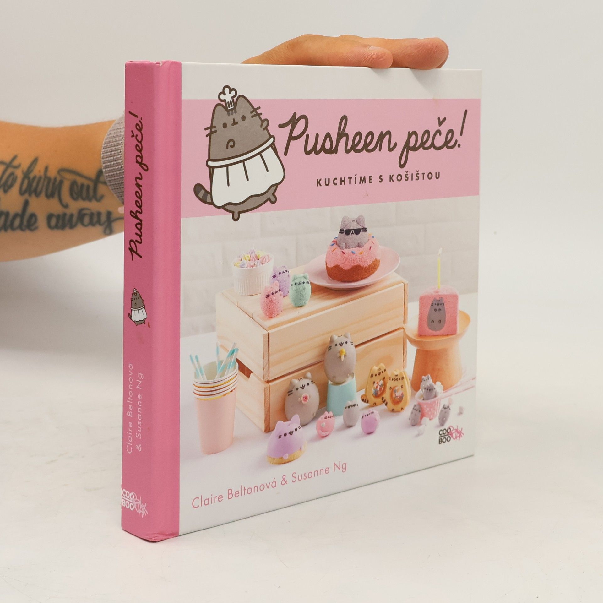 Susanne Ng Pusheen peče!
