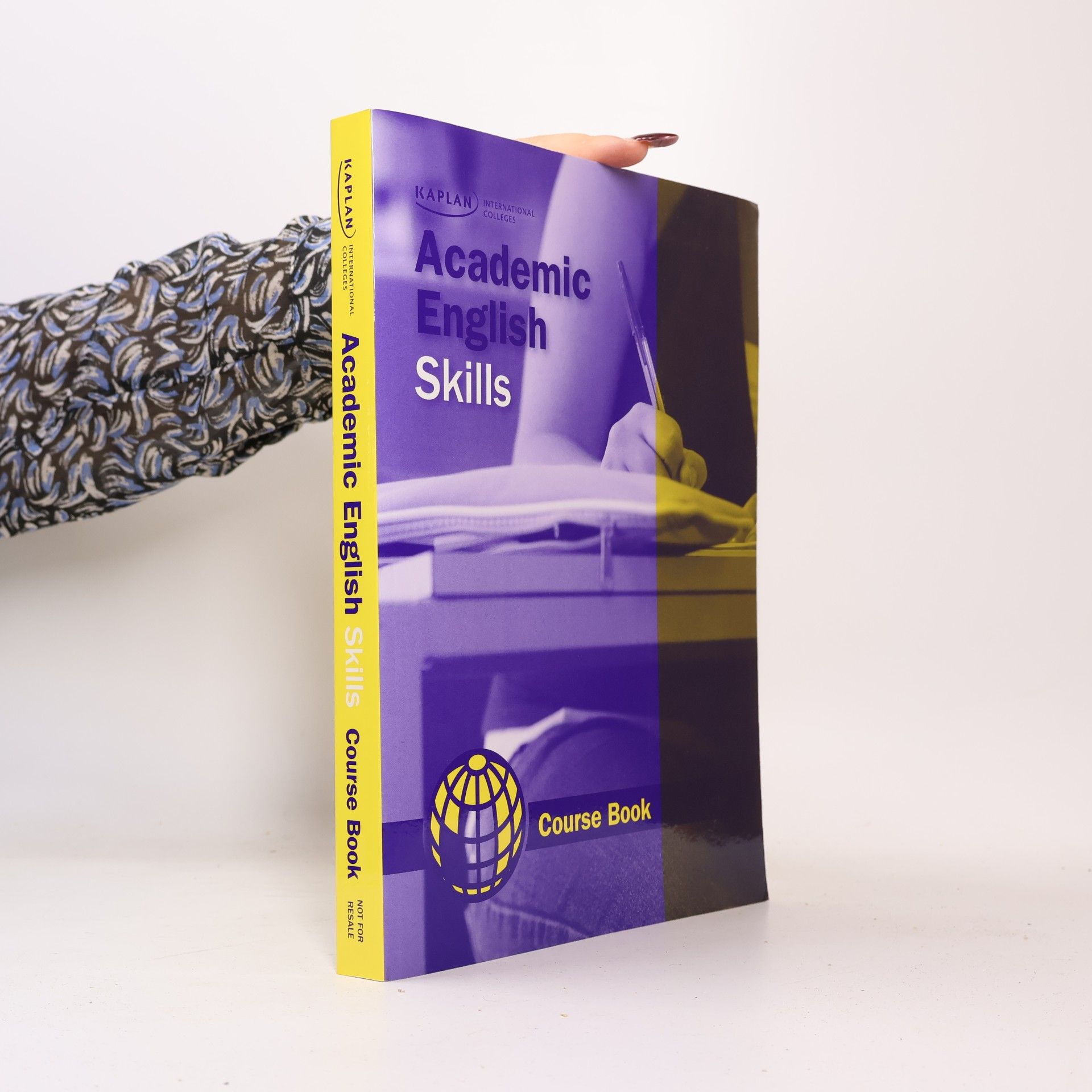 AA.VV. Academic English Skills. Course Book