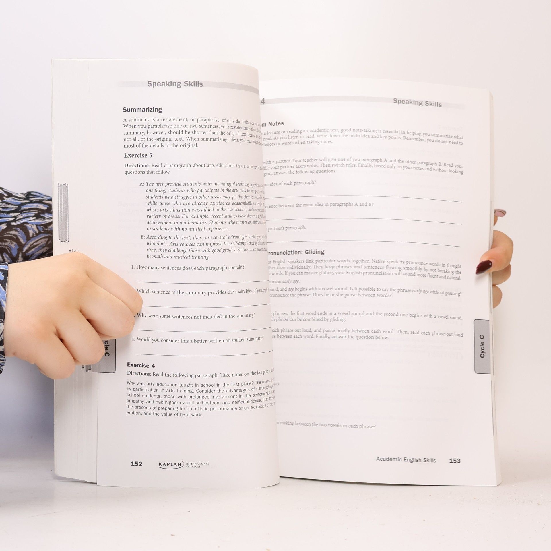 AA.VV. Academic English Skills. Course Book