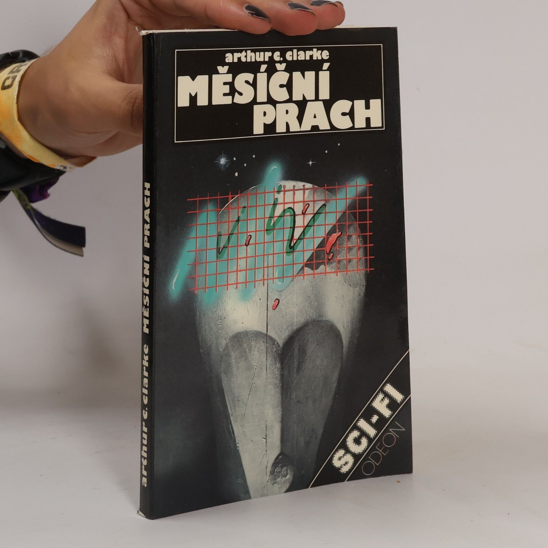 Arthur C. Clarke Měsíční prach