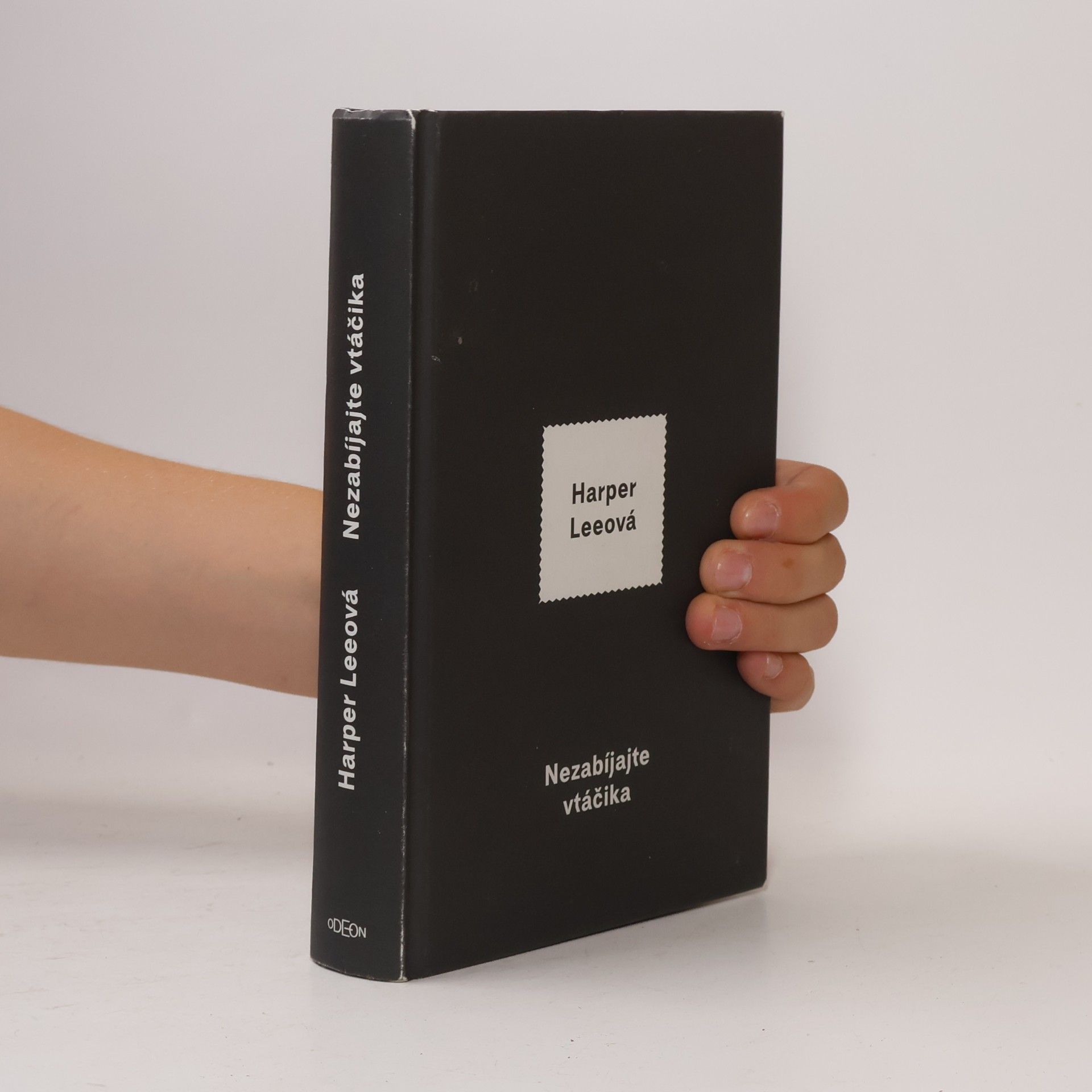 Harper Lee Nezabíjajte vtáčika