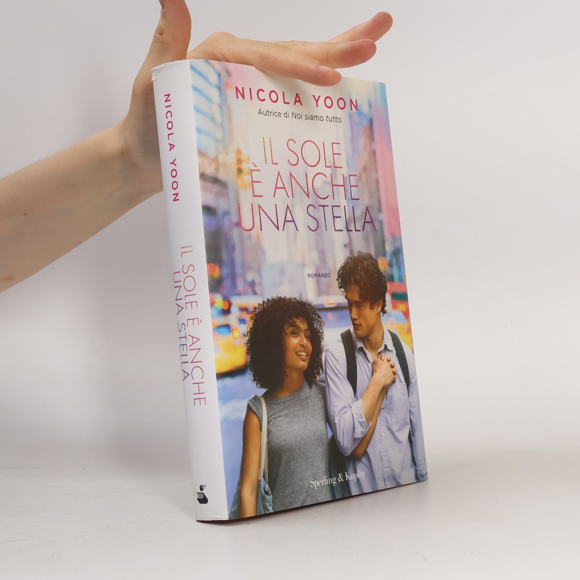 Nicola Yoon Pandora: Il sole è anche una stella
