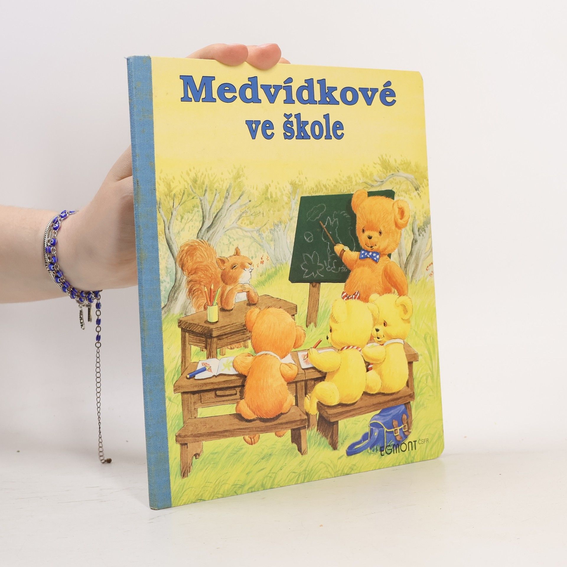Angela Mills Medvídkové ve škole