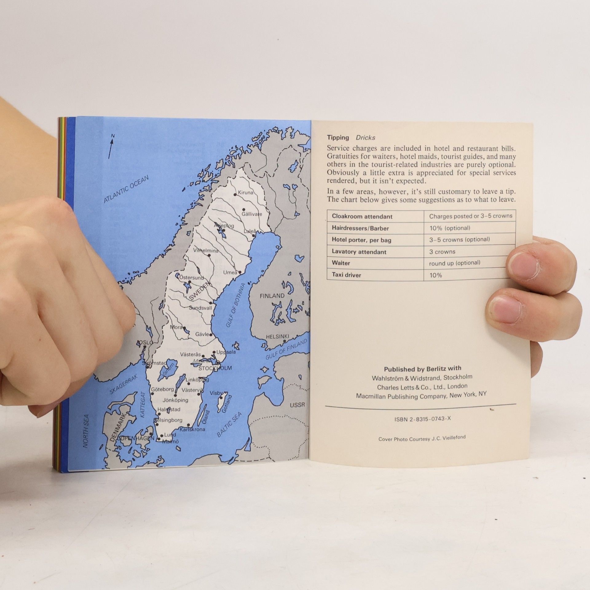 Berlitz Publishing Company Swedish for Travellers