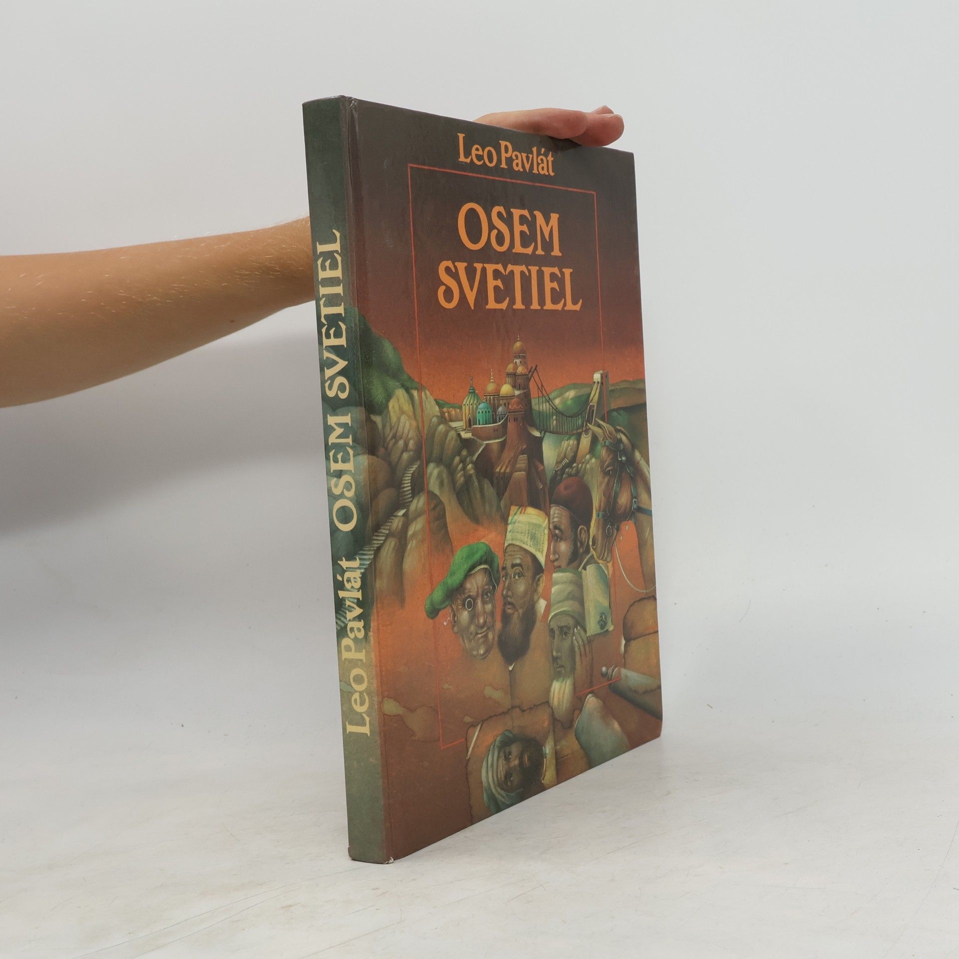 Leo Pavlát Osem svetiel
