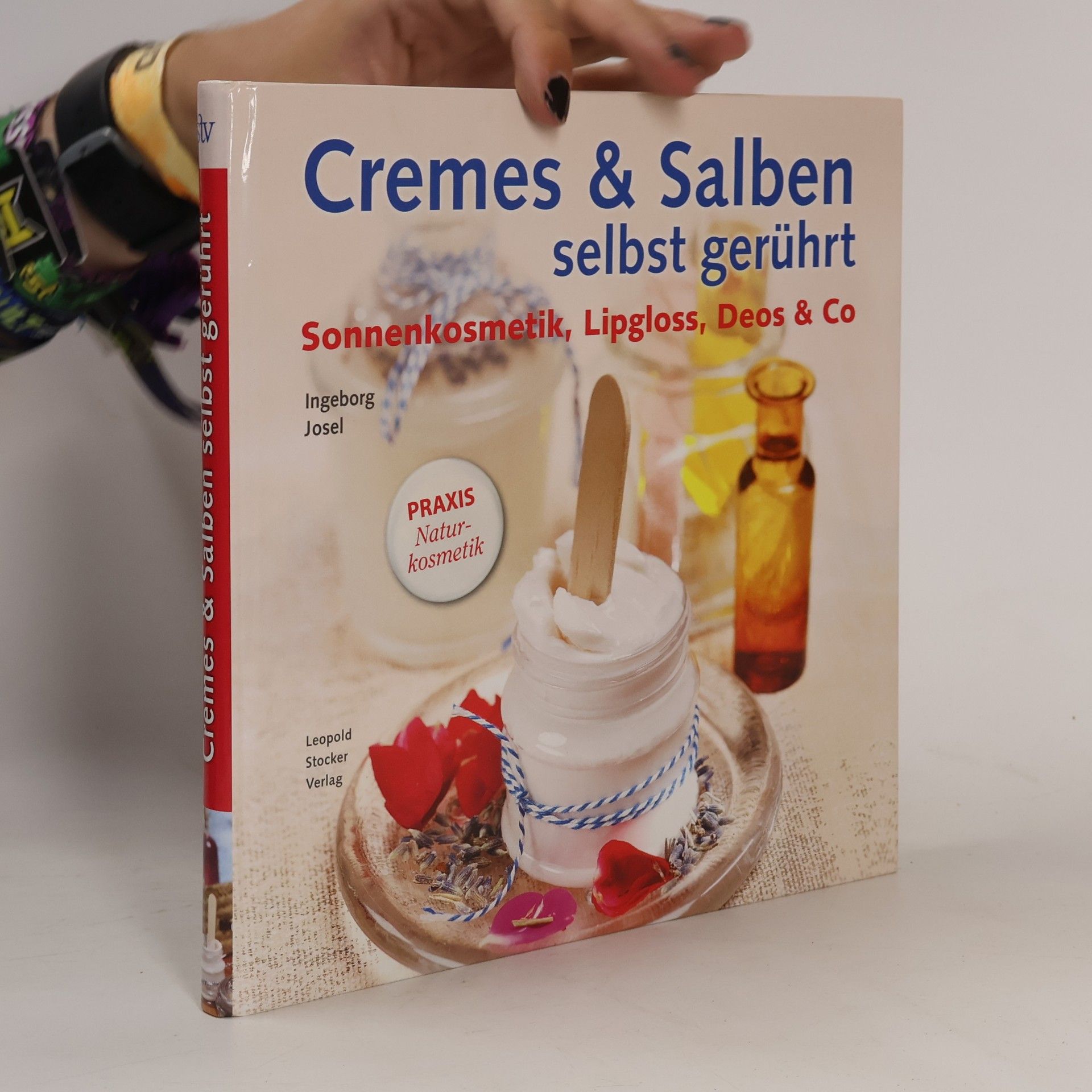 Ingeborg Josel Cremes & Salben selbst gerührt