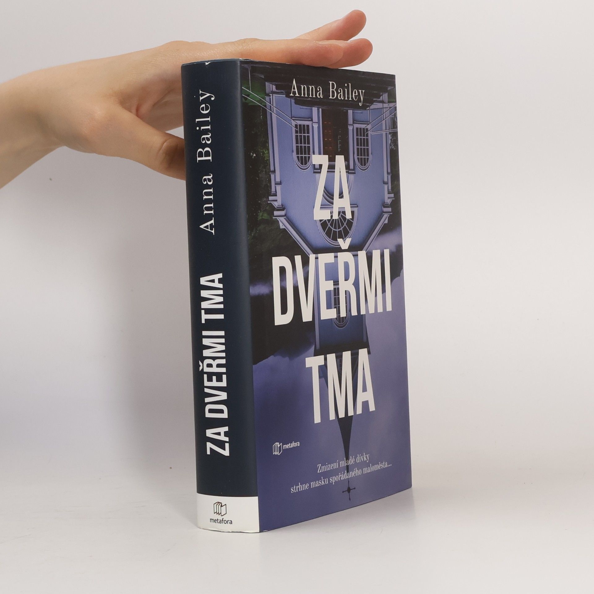 Anna Bailey Za dveřmi tma