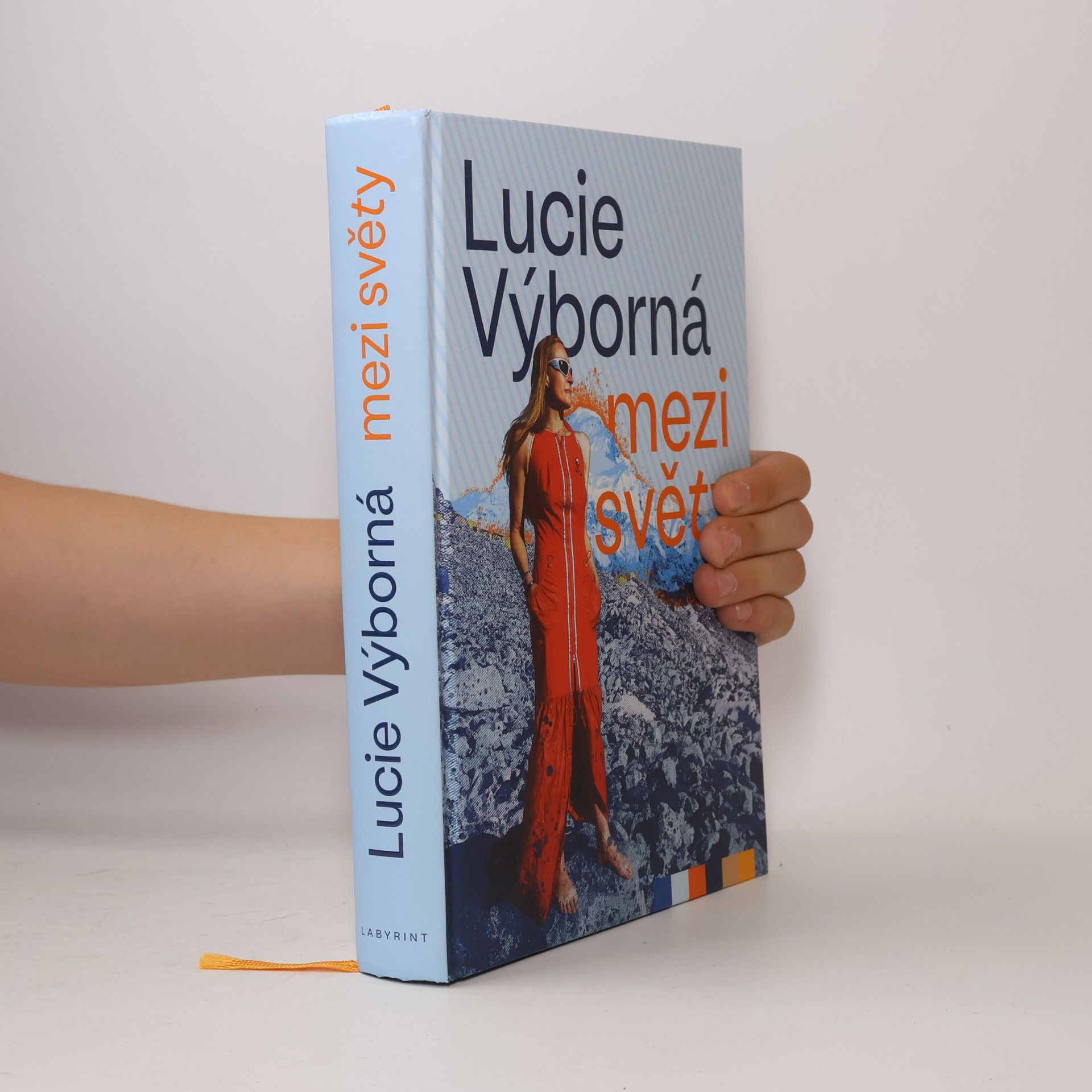 Lucie Výborná Mezi světy
