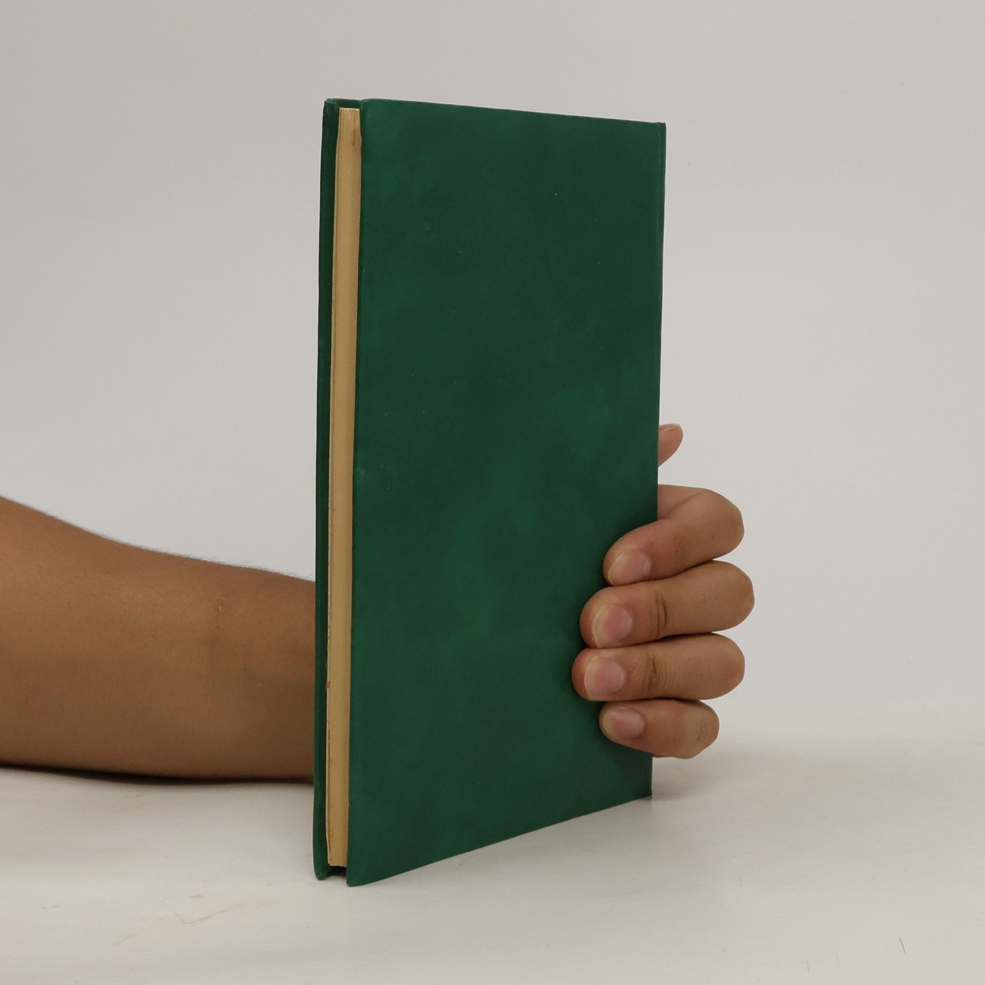 AA.VV. Essential Russian - English Dictionary
