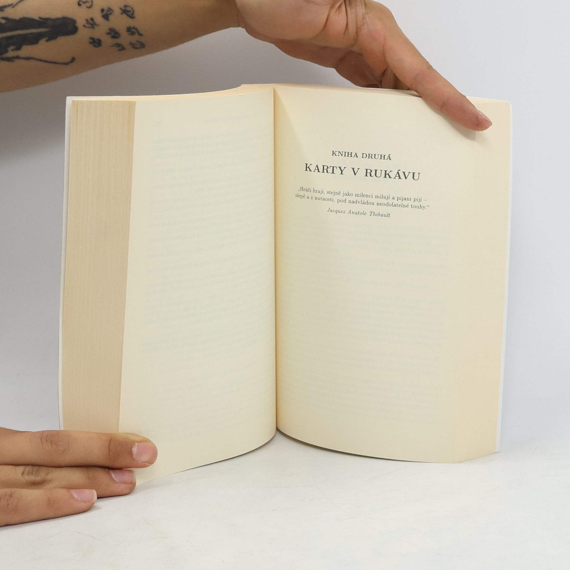 Scott Lynch Páni parchanti 2. Rudá moře pod rudými nebesy