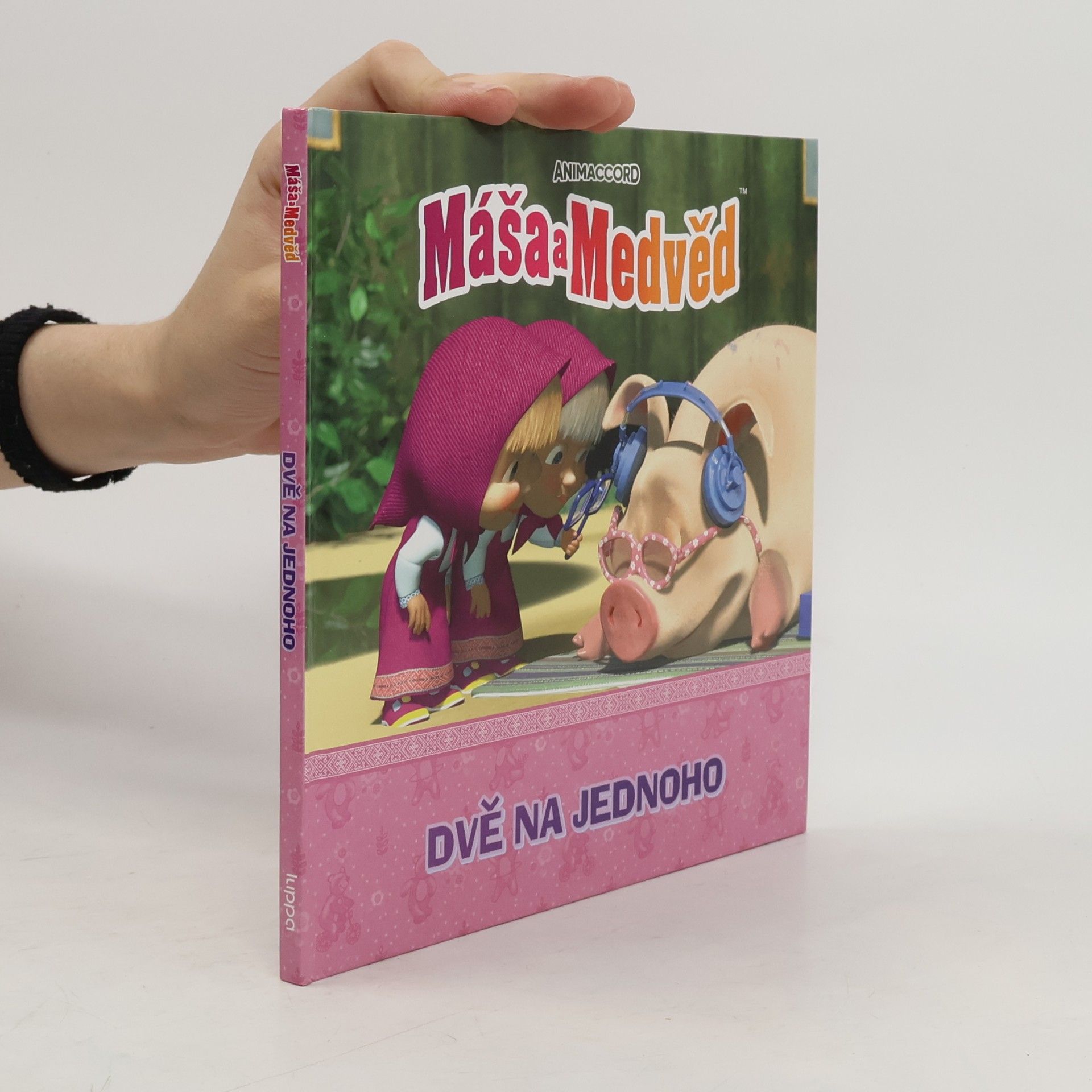AA.VV. Máša a Medvěd. Dvě na jednoho