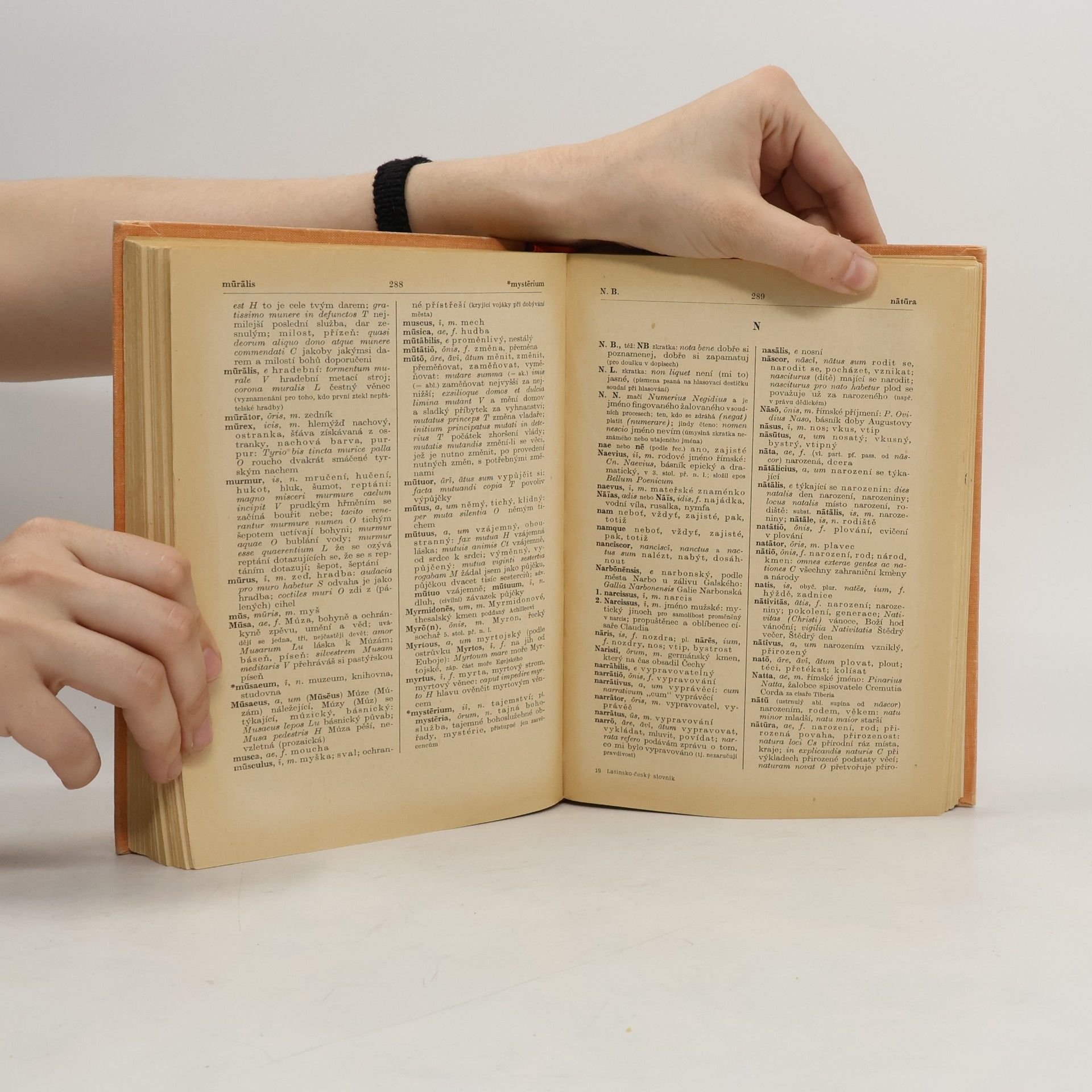 Various authors Latinsko-český slovník