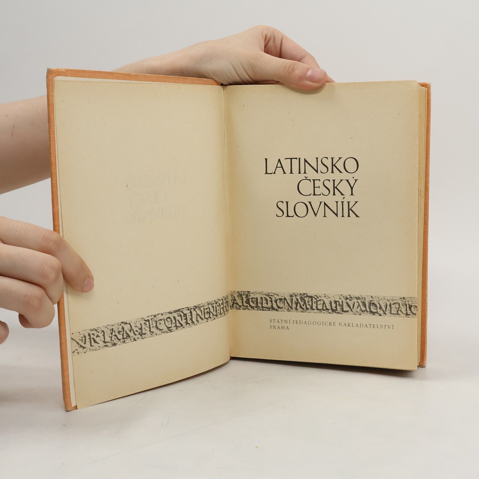 Various authors Latinsko-český slovník