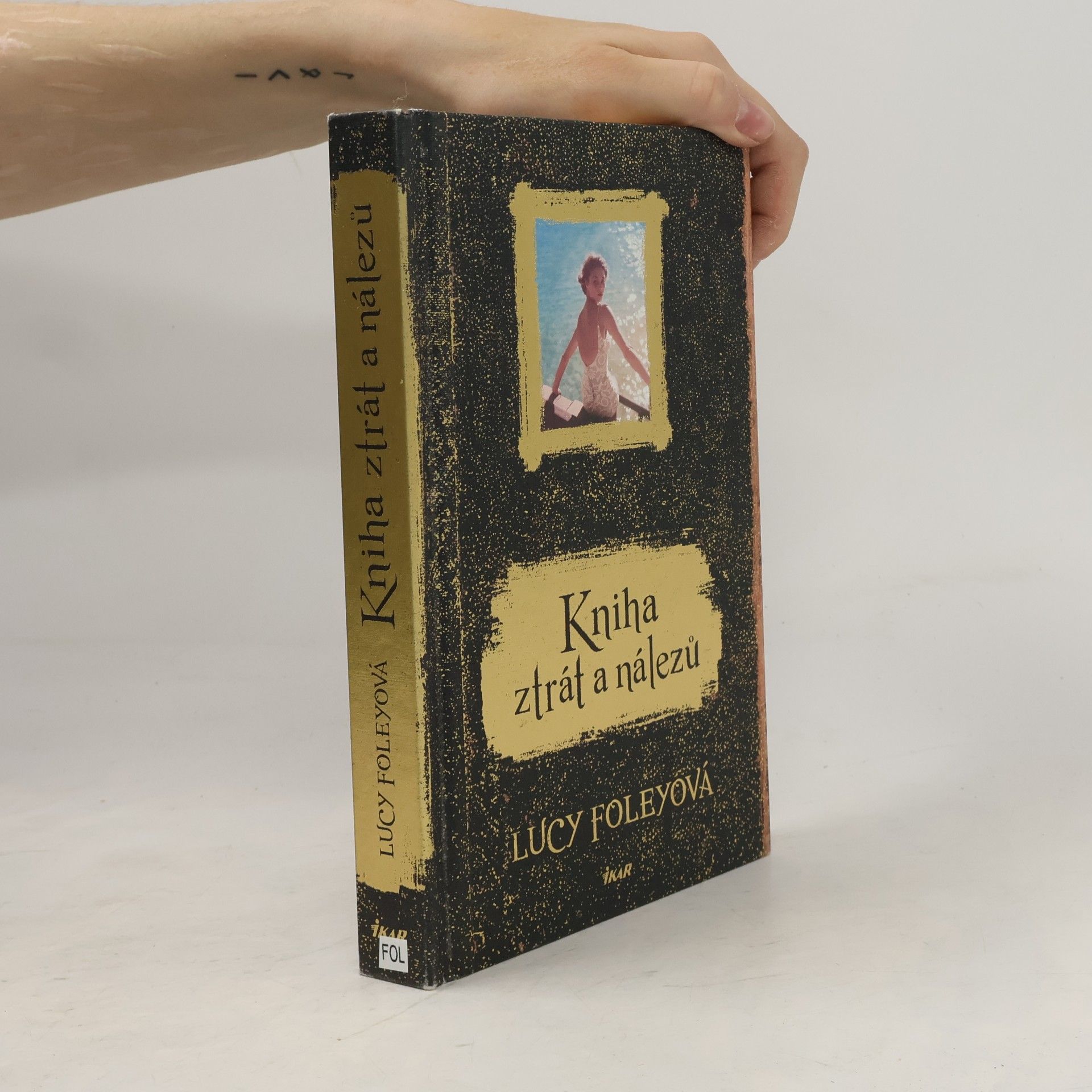 Lucy Foley Kniha ztrát a nálezů