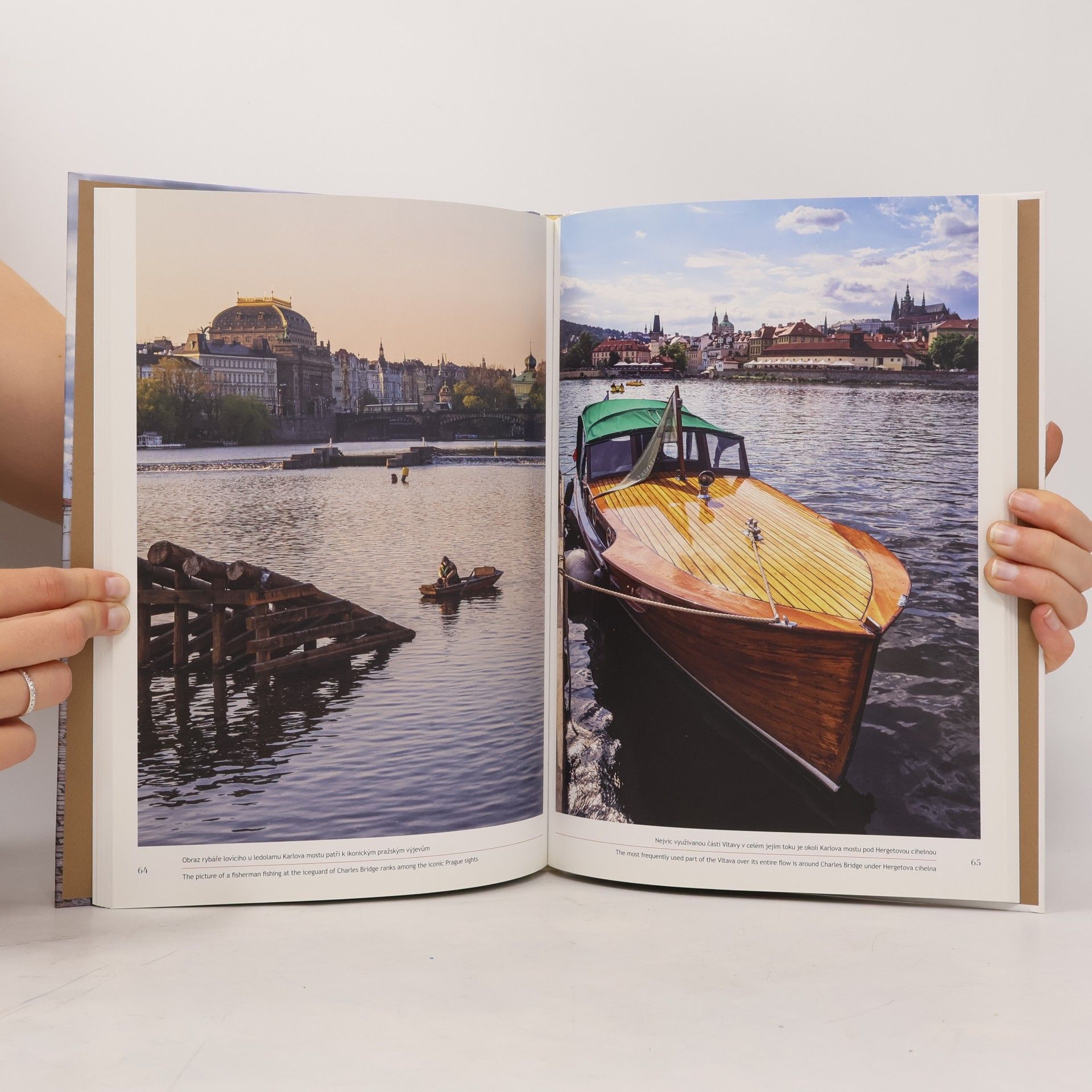 Kamil Procházka Nejkrásnější fotografie Prahy = The most beautiful photographs of Prague
