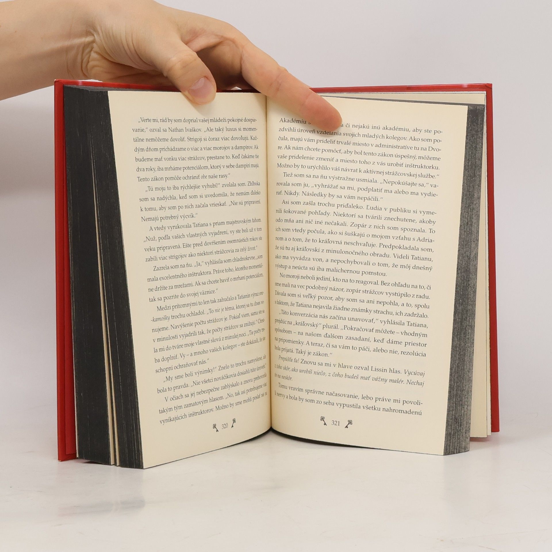 Richelle Mead Spútané mágiou
