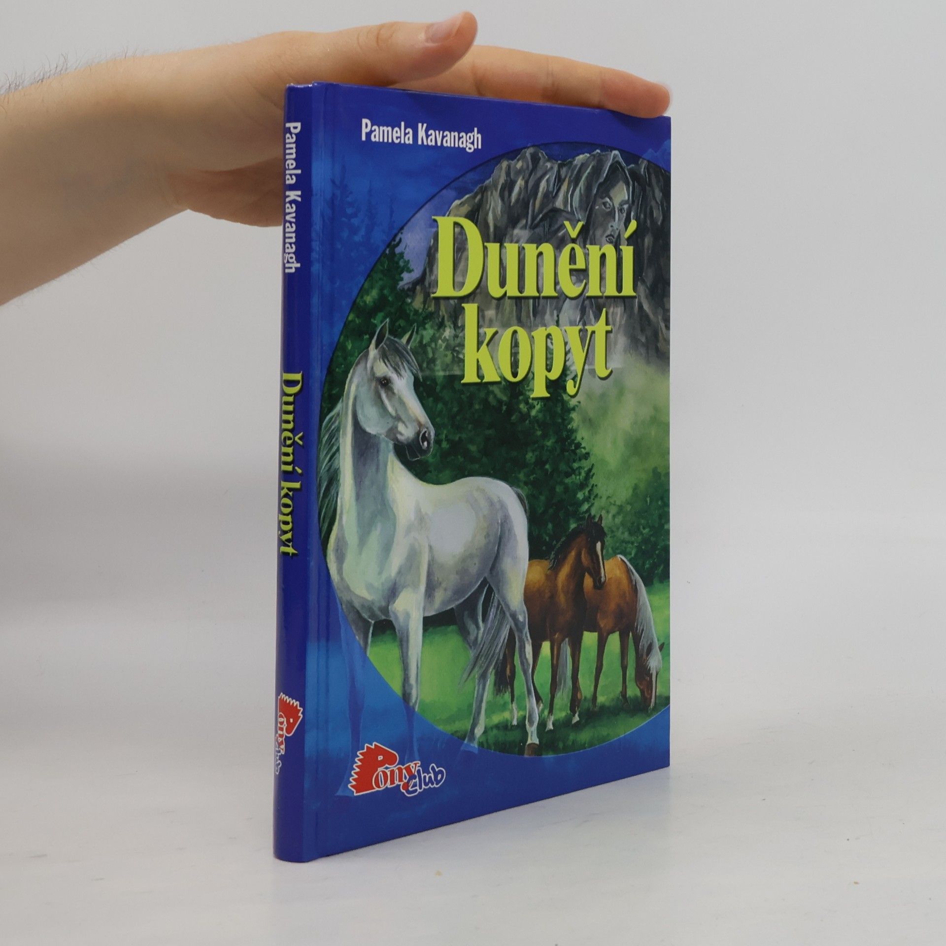 Pamela Kavanagh Dunění kopyt