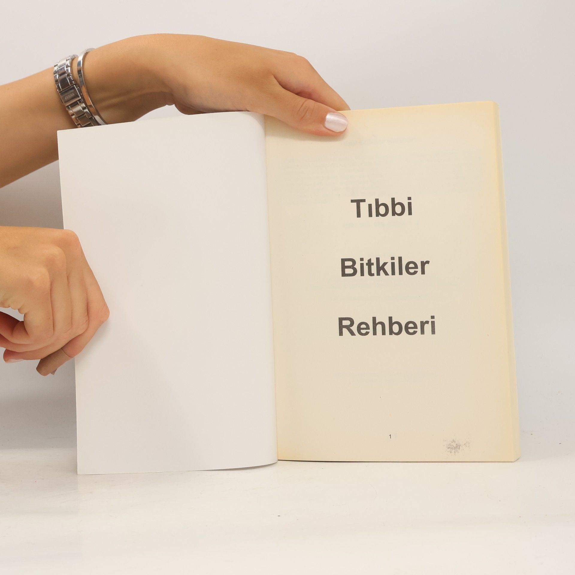 Prof. Dr. İbrahim Adnan Saraçoğlu Tıbbi Bitkiler Rehberi
