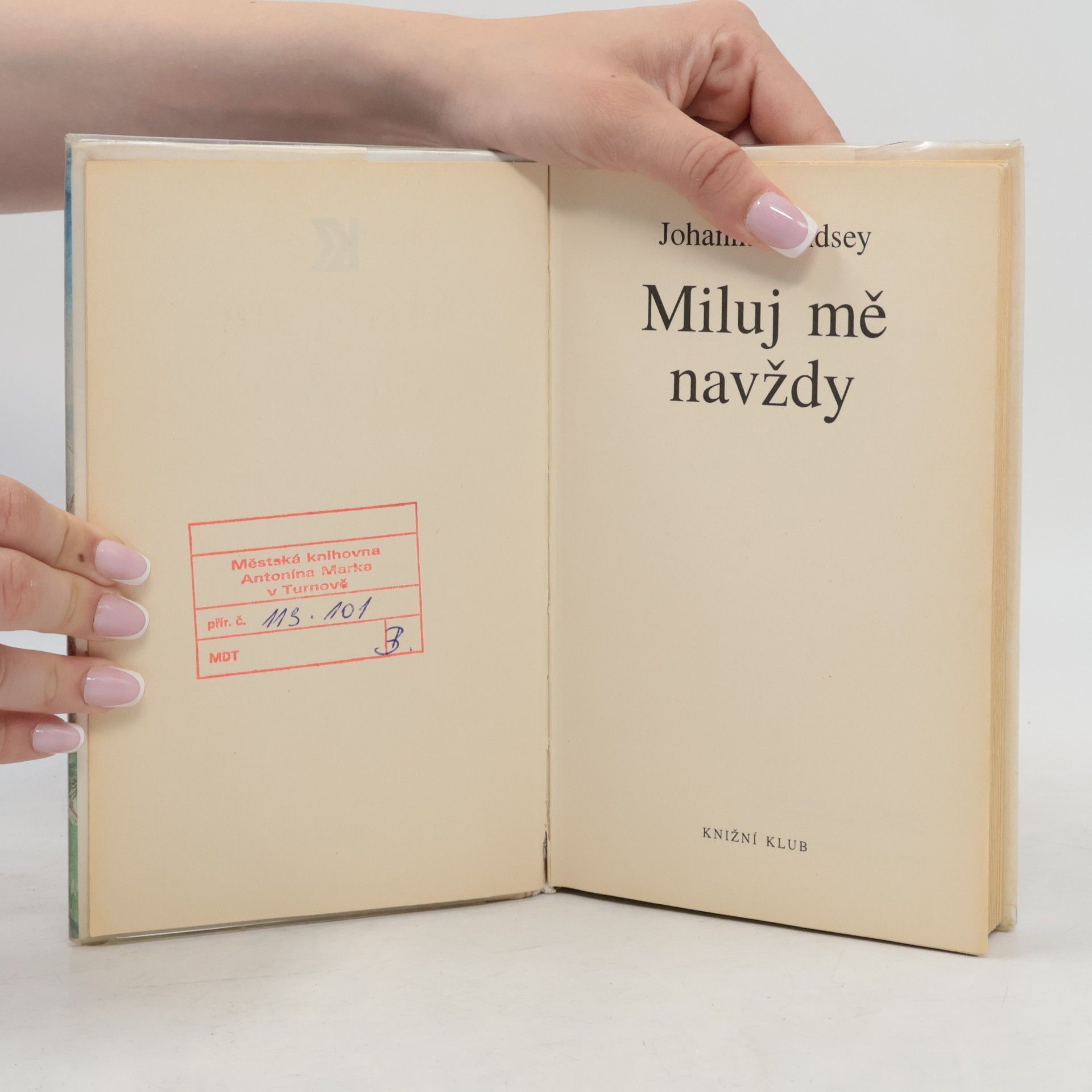 Johanna Lindsey Miluj mě navždy