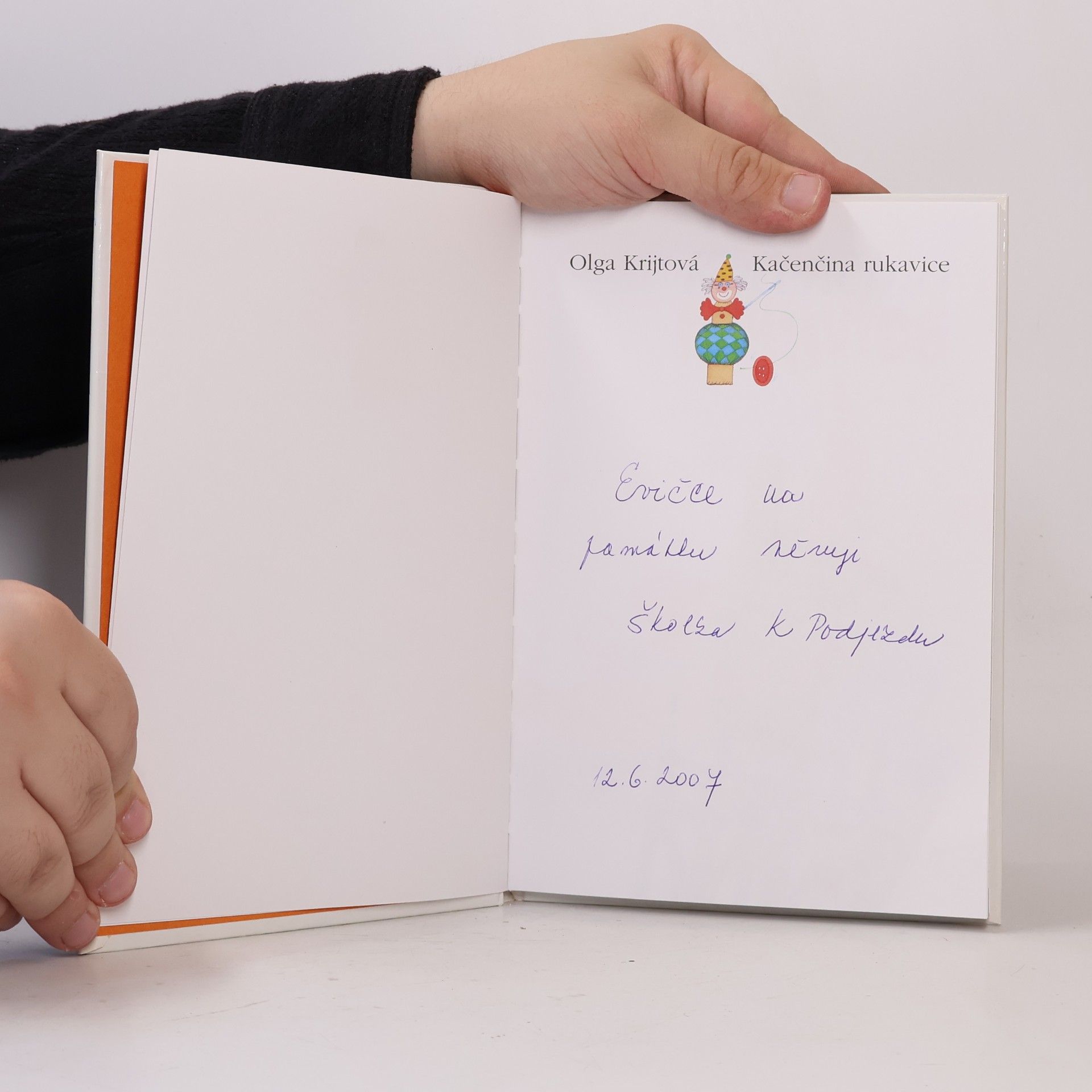 Olga Krijtová Kačenčina rukavice