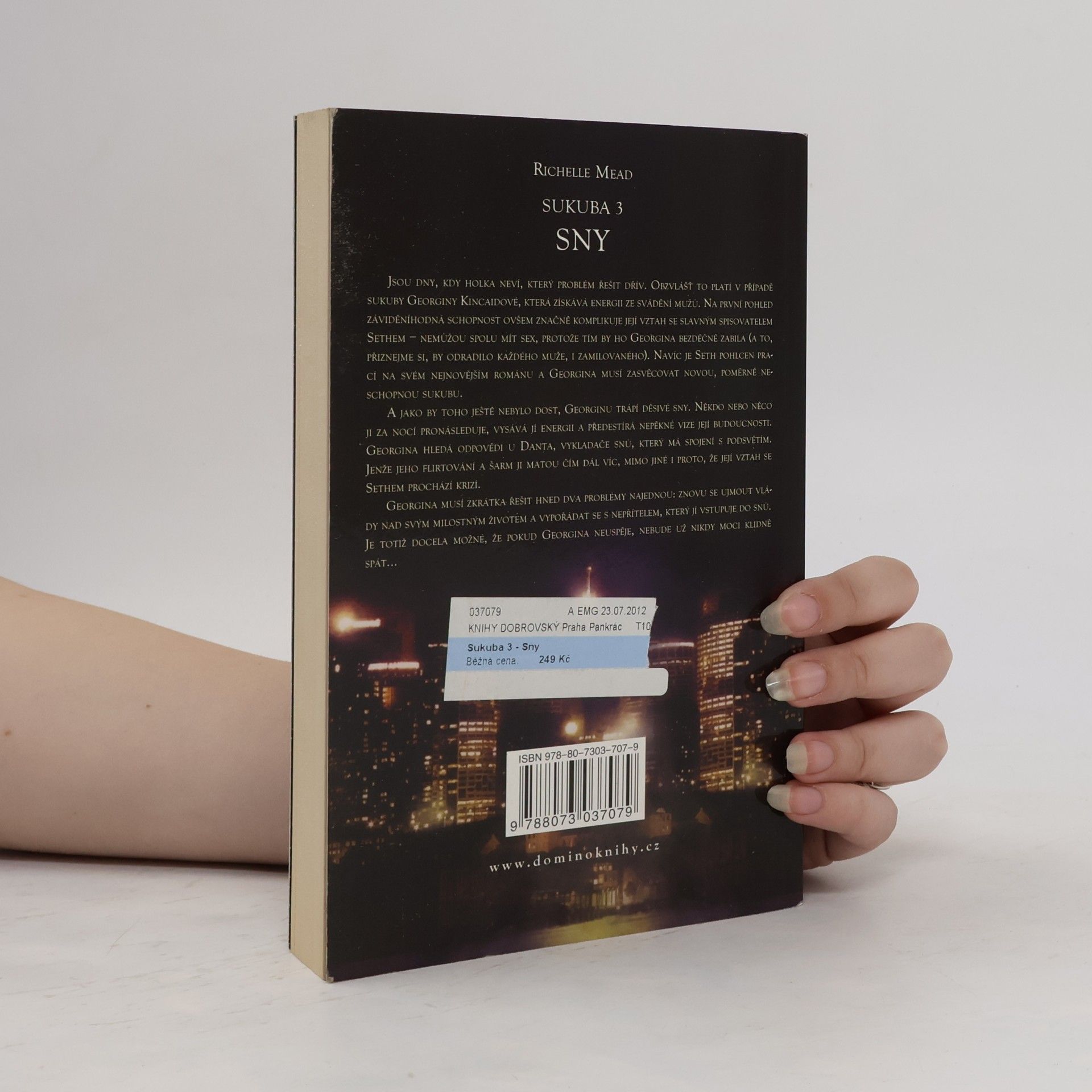 Richelle Mead Sny. Sukuba. 3. díl