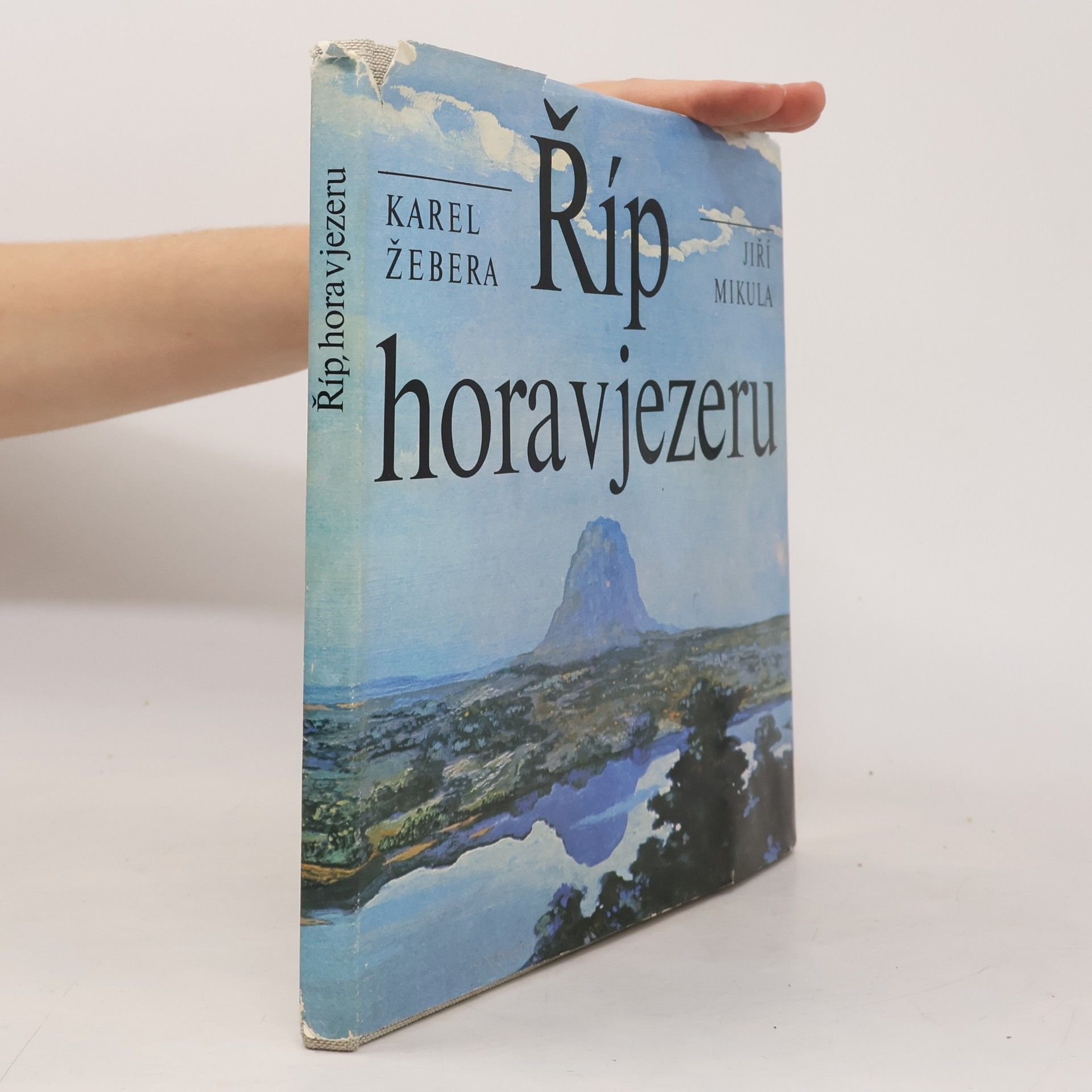 Karel Žebera Říp. Hora v jezeru