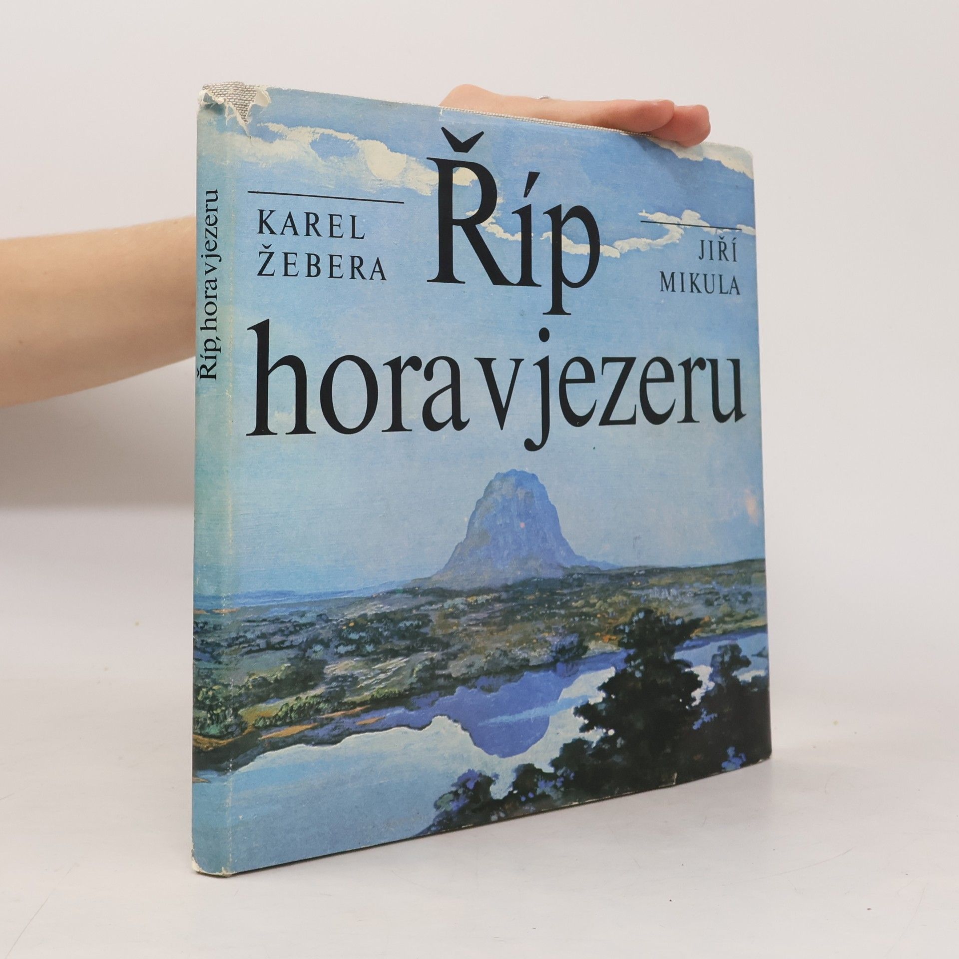 Karel Žebera Říp. Hora v jezeru