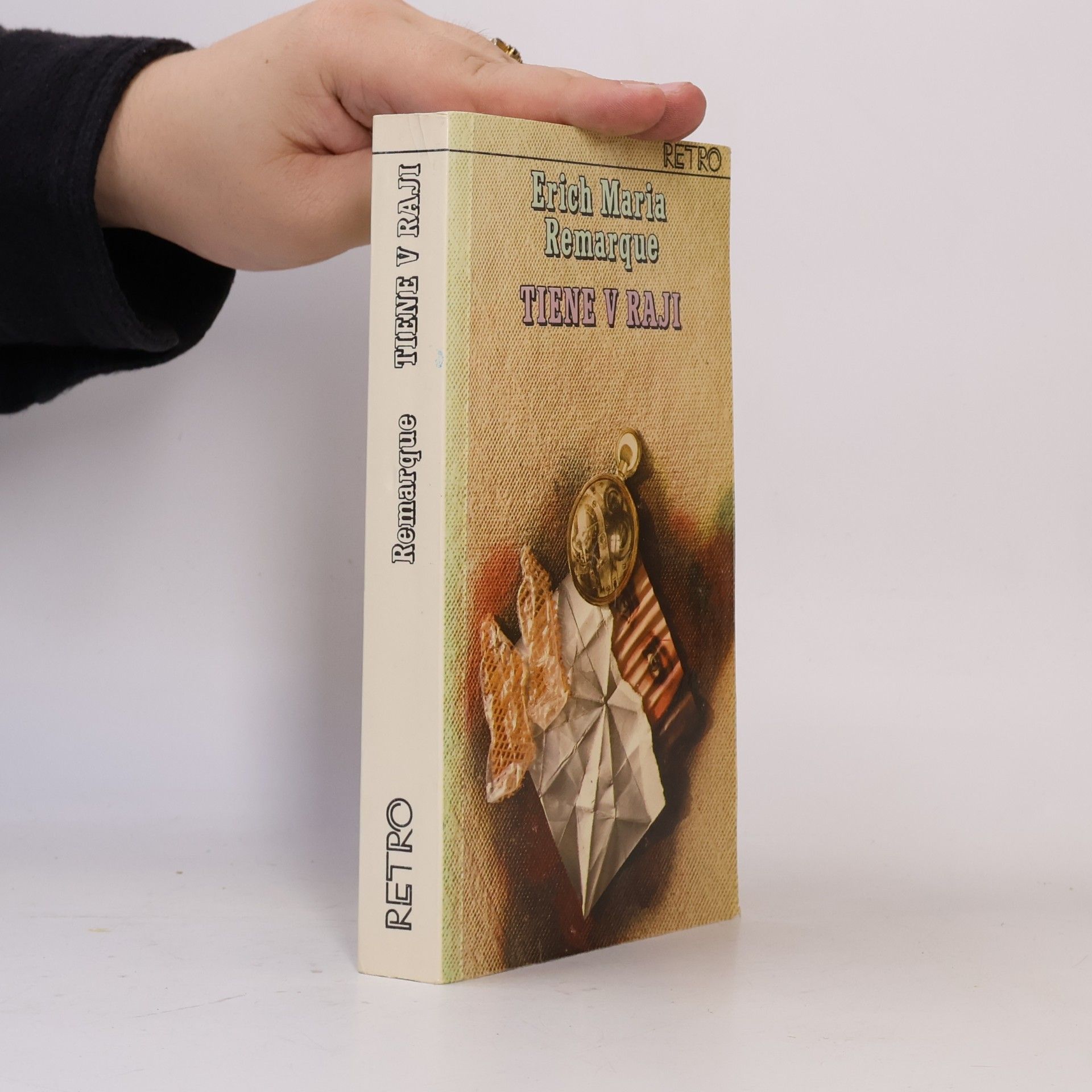 Erich Maria Remarque Tiene v raji