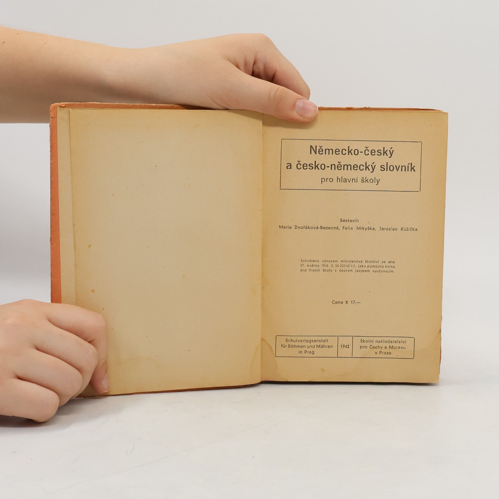 Marie DvořákováBezecná Německo-český a česko-německý slovník pro hlavní školy