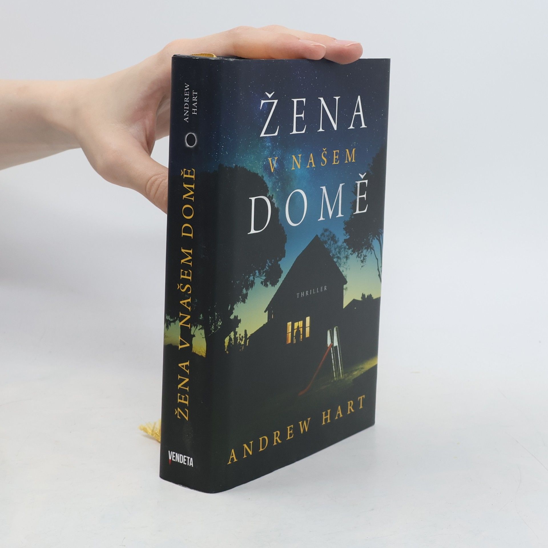 A. J. Hartley Žena v našem domě