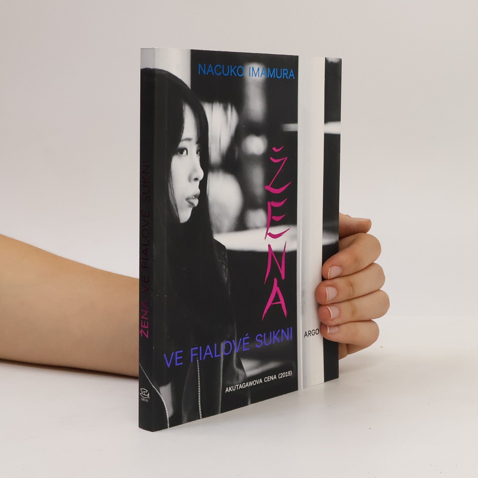 Natsuko Imamura Žena ve fialové sukni