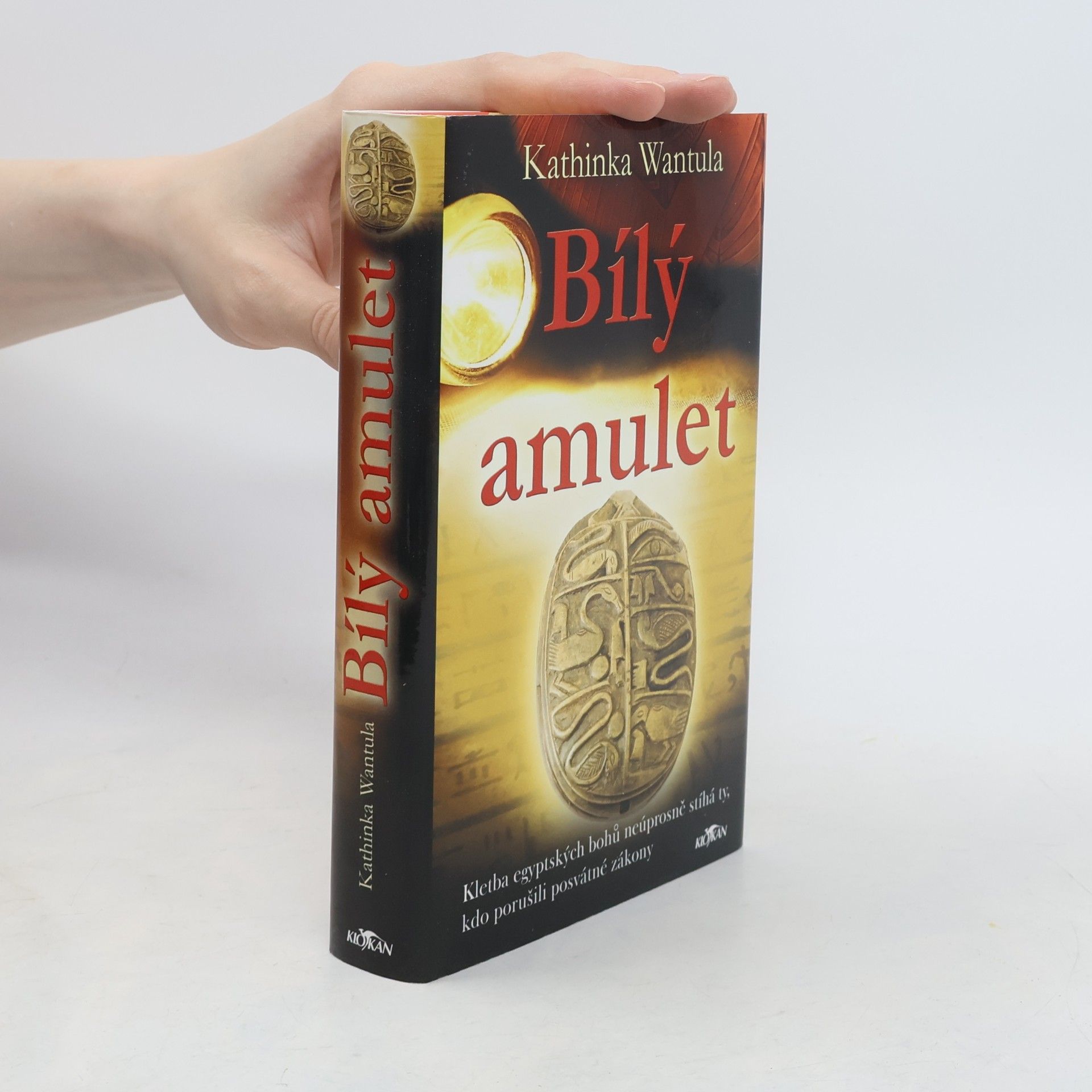 Kathinka Wantula Bílý amulet