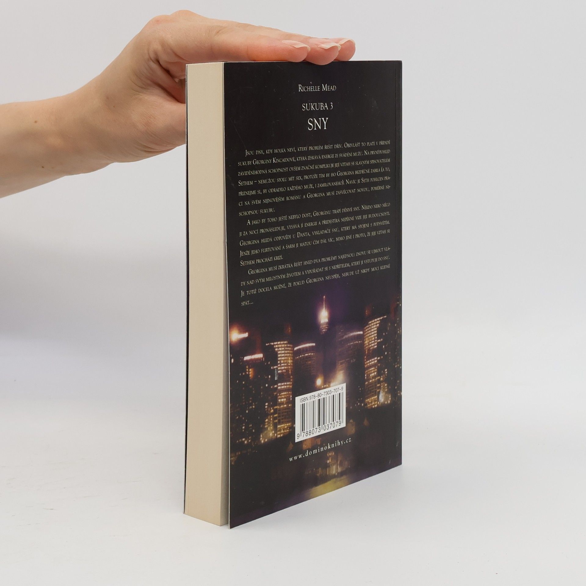 Richelle Mead Sny. Sukuba. 3. díl