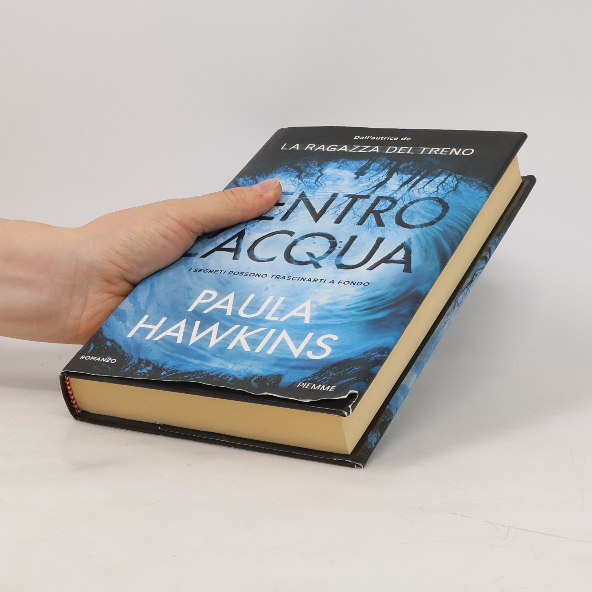 Paula Hawkins Dentro l'acqua