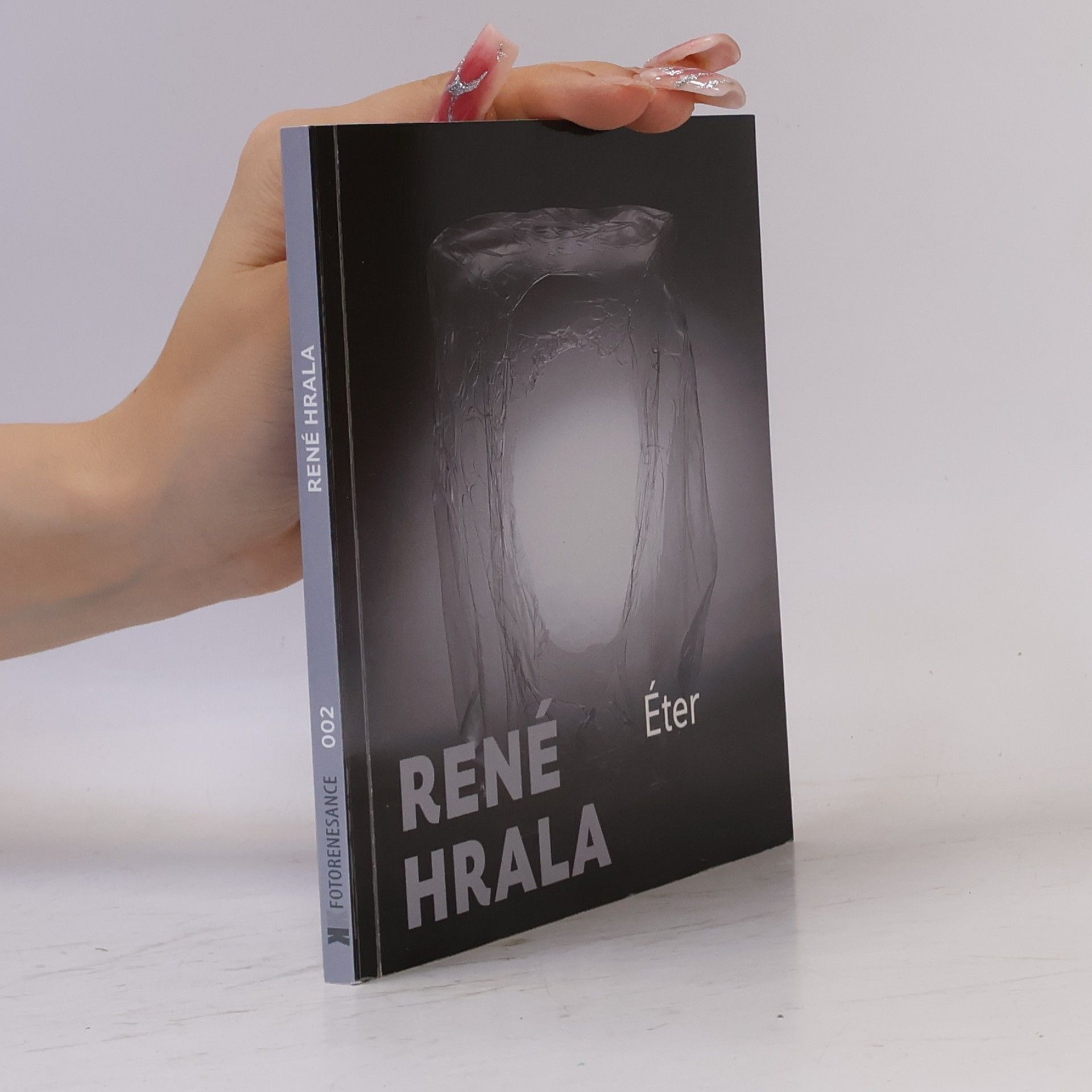René Hrala Fotorenesance 002. René Hrala. Éter