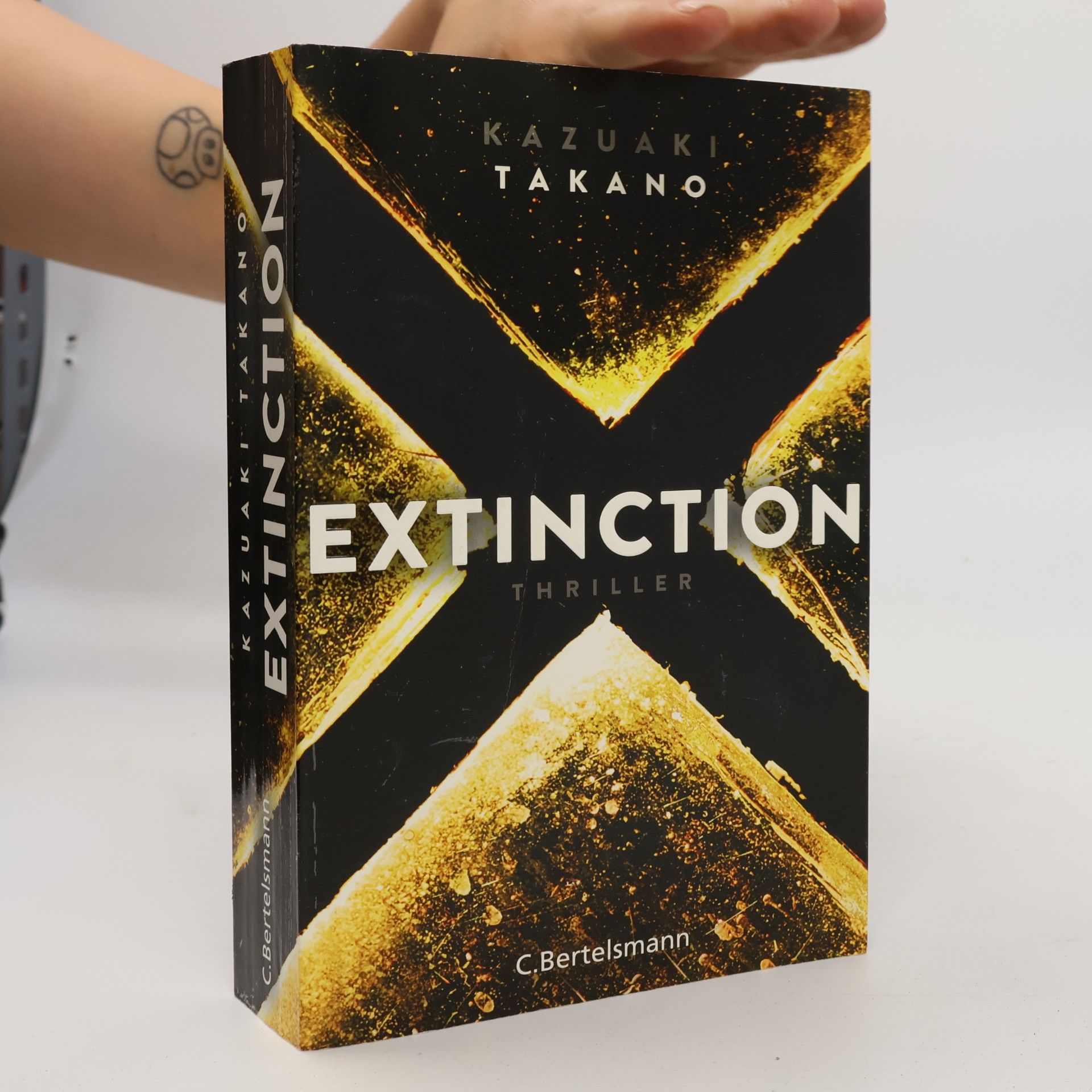 Kazuaki Takano Extinction