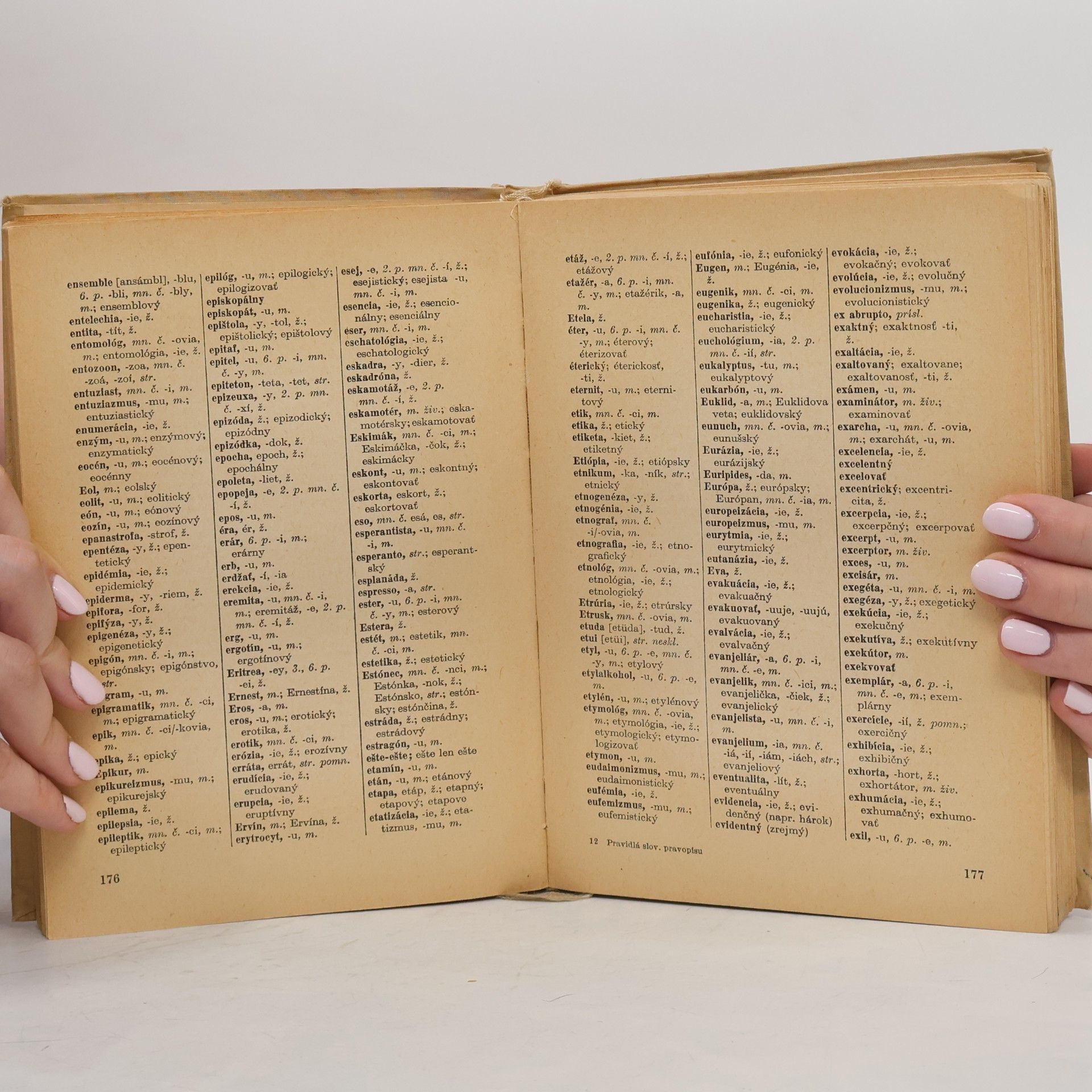 Various authors Pravidlá slovenského pravopisu