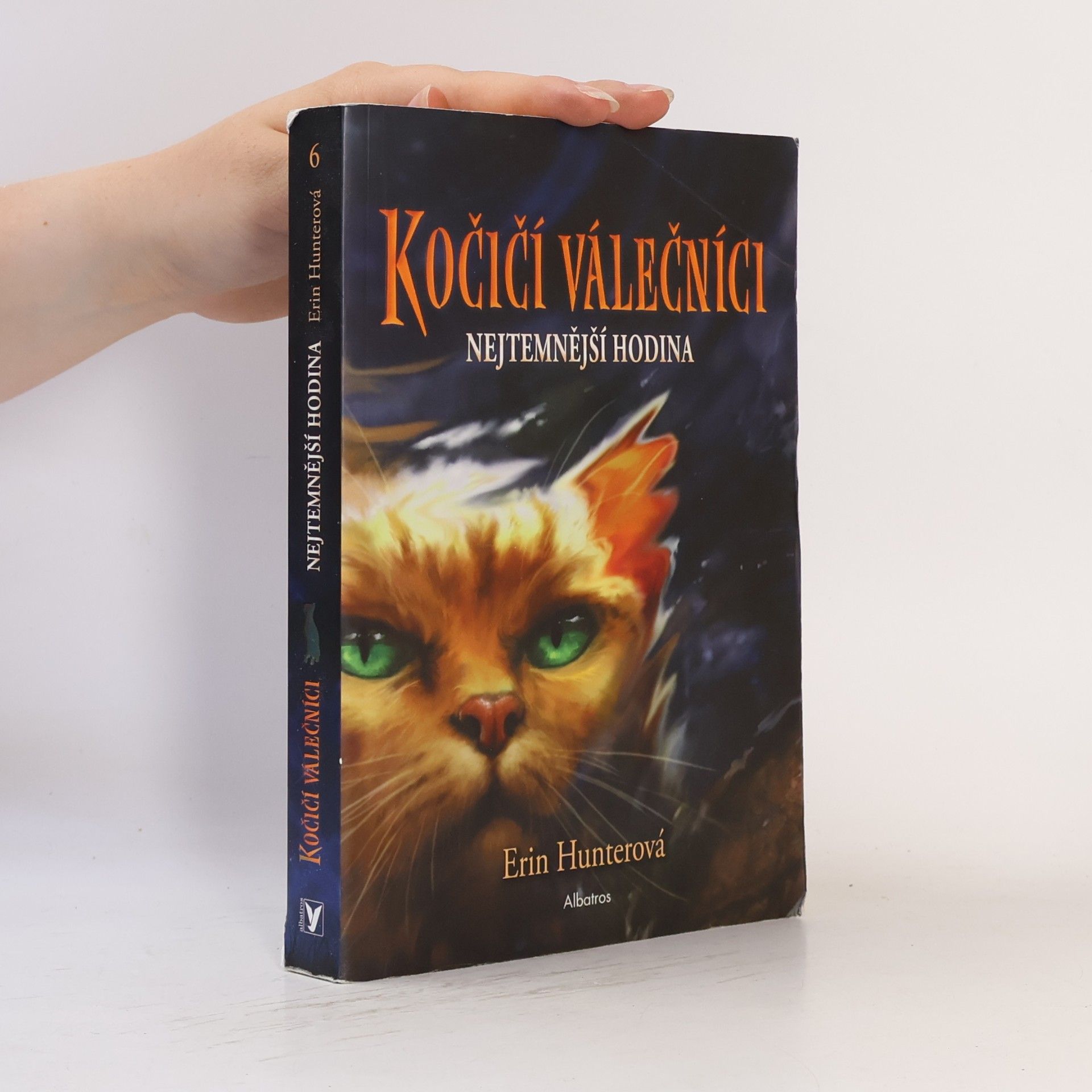 Erin Hunter Nejtemnější hodina