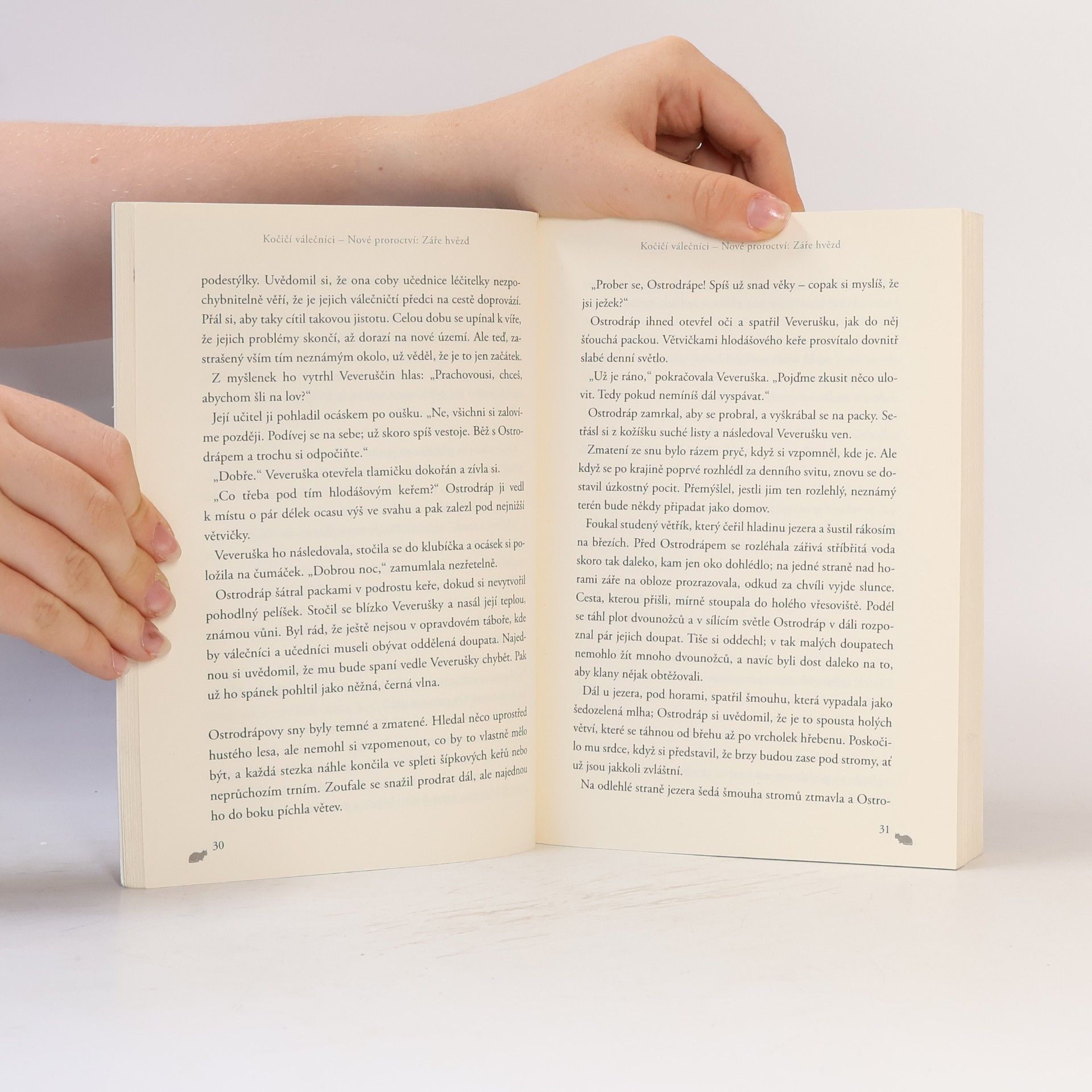Erin Hunter Kočičí válečníci : nové proroctví. Záře hvězd