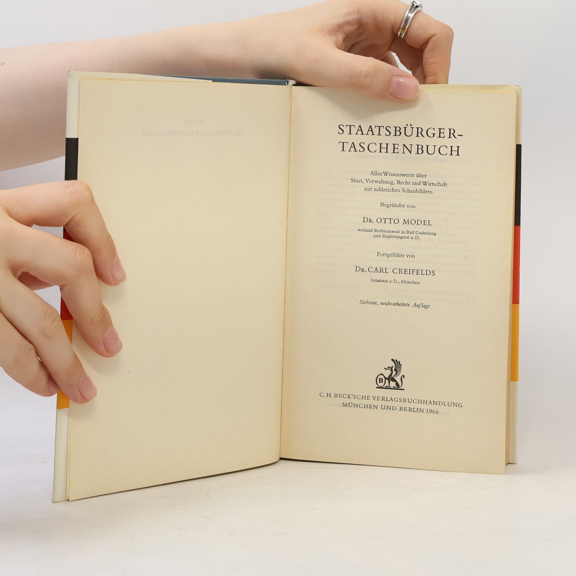 Otto Model Staatsbürger-Taschenbuch