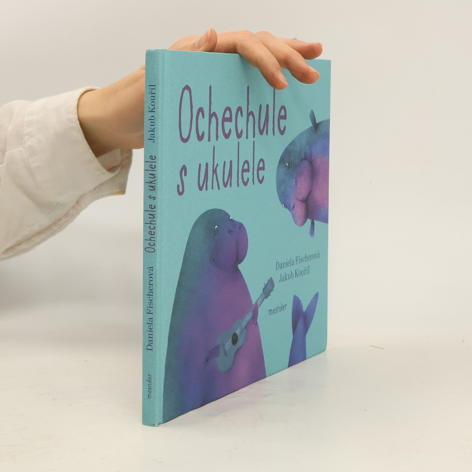 Daniela Fischer Ochechule s ukulele